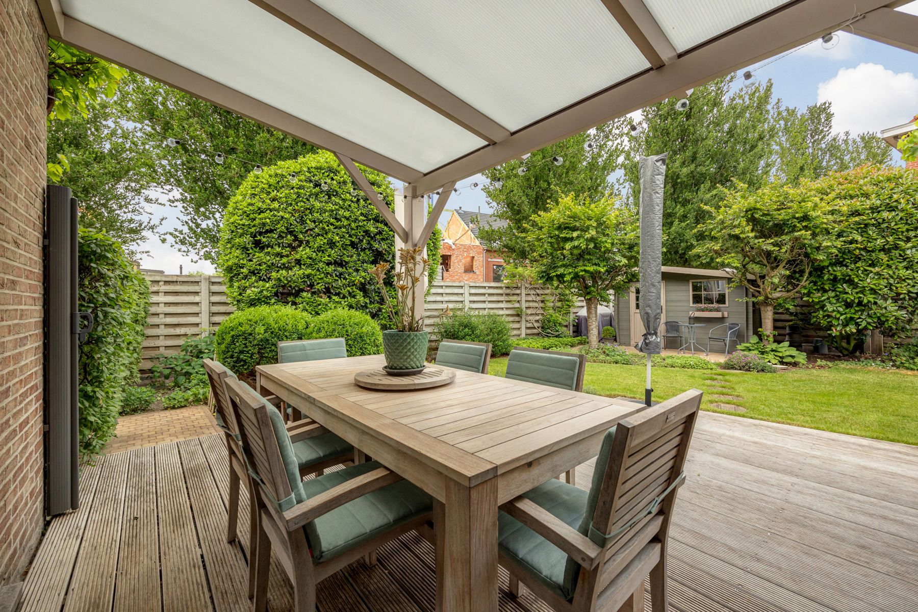 INSTAPKLAAR: H.O.B. met 5 slpks, aangelegde tuin en garage foto 20