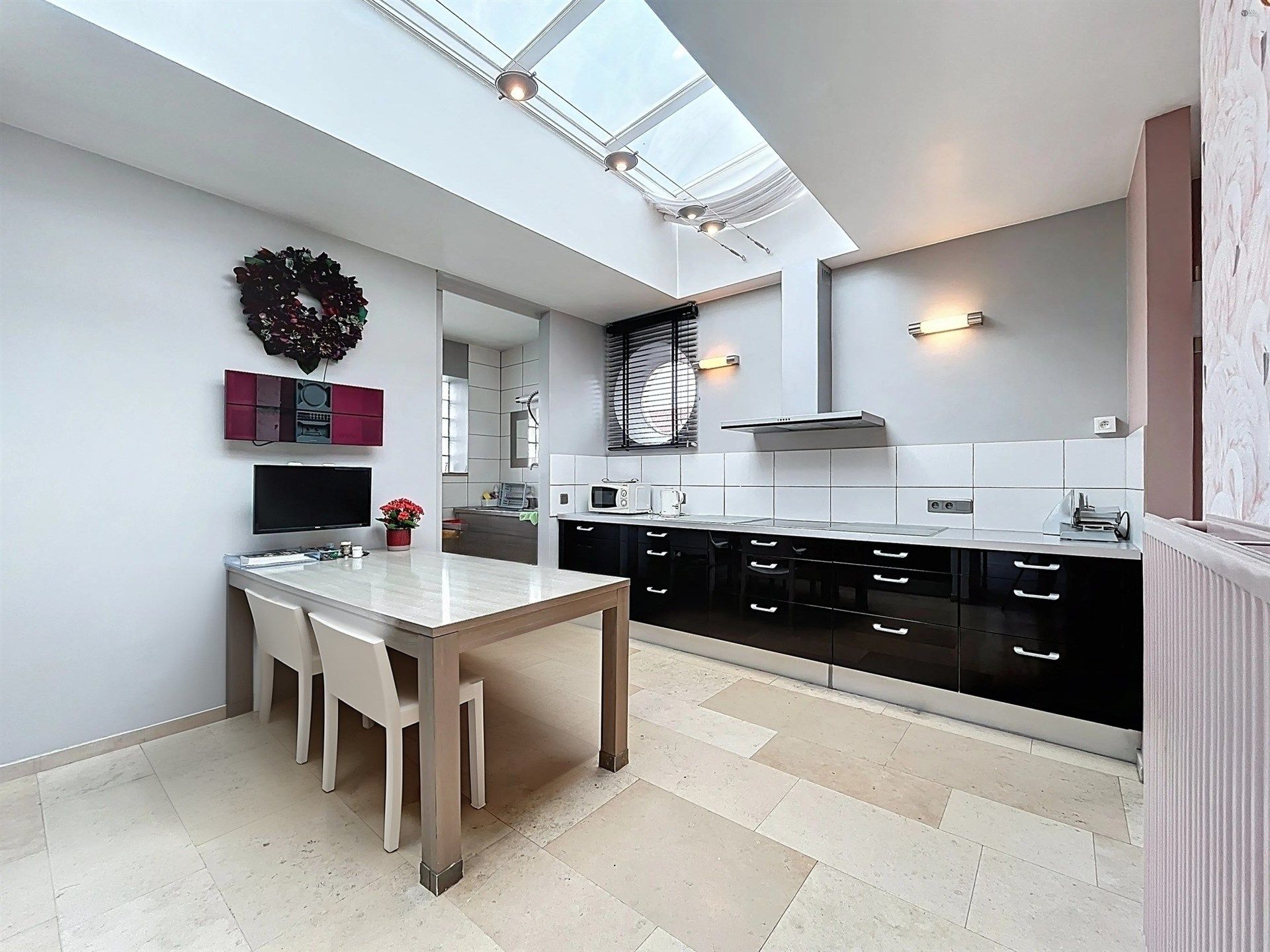 Mooie loft met aangrenzend appartement en magazijn van 450 m²  foto 3