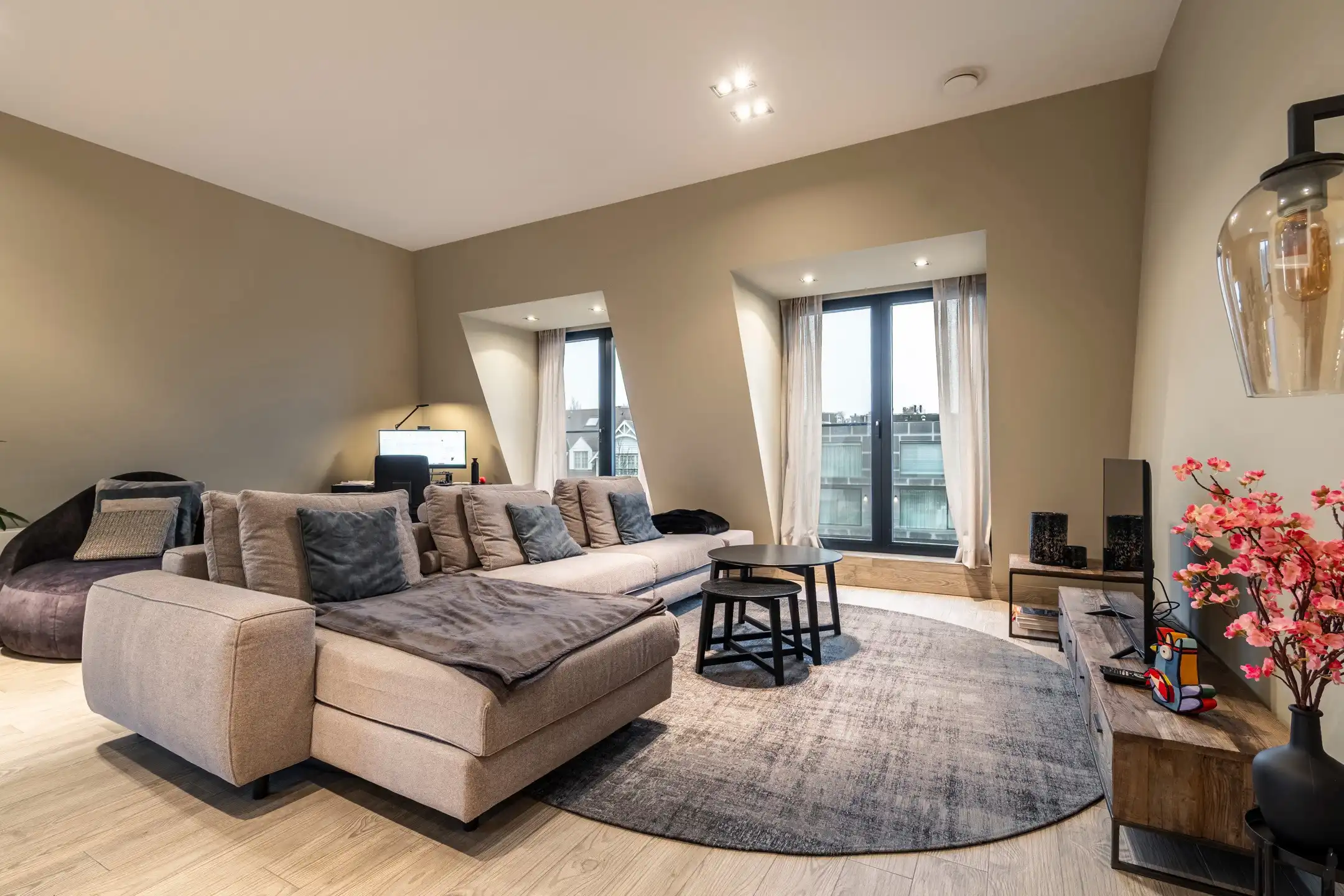 Stijlvol appartement op tweede verdieping met royaal terras foto 5