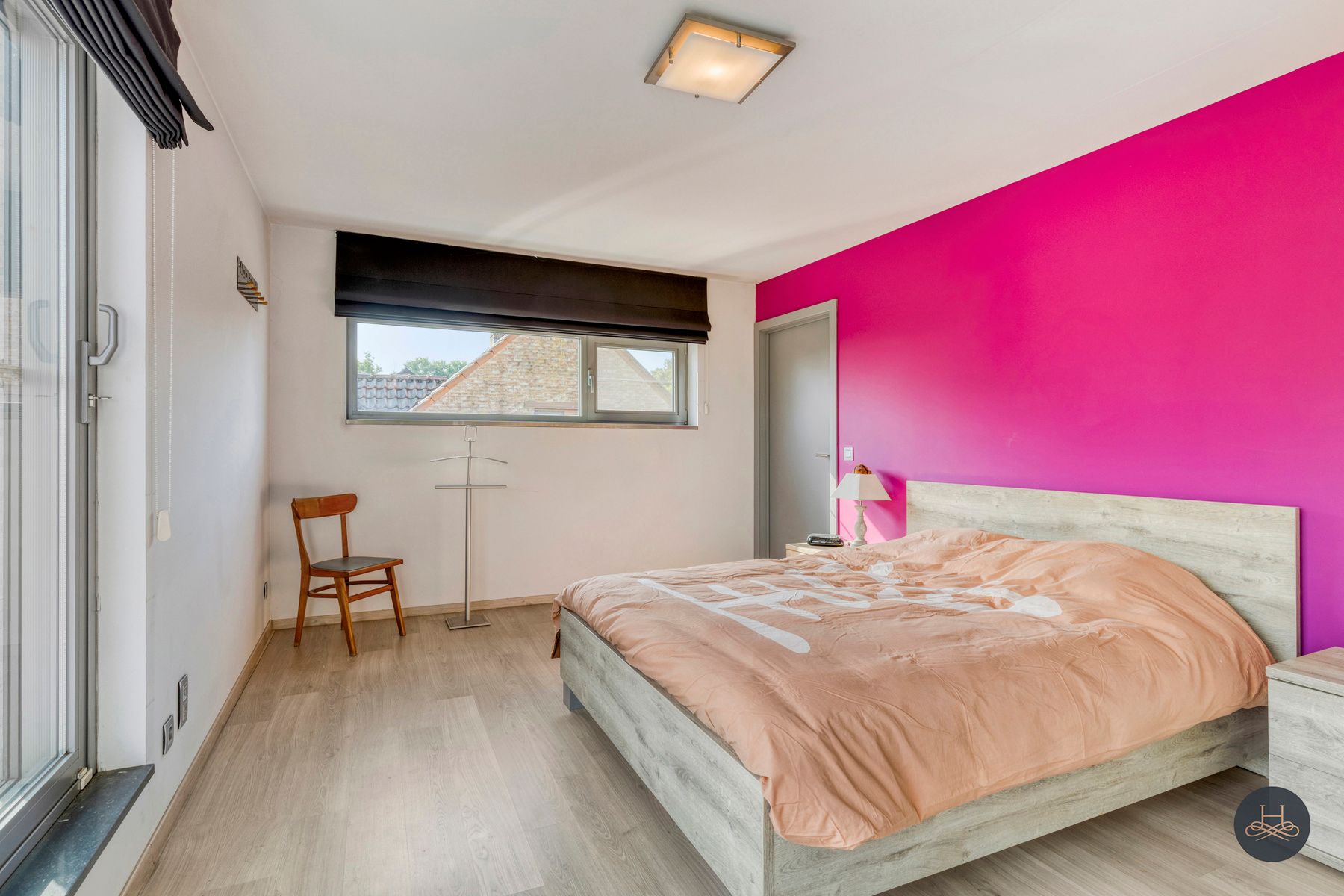 Ruime en recente woning met zwembad foto 16