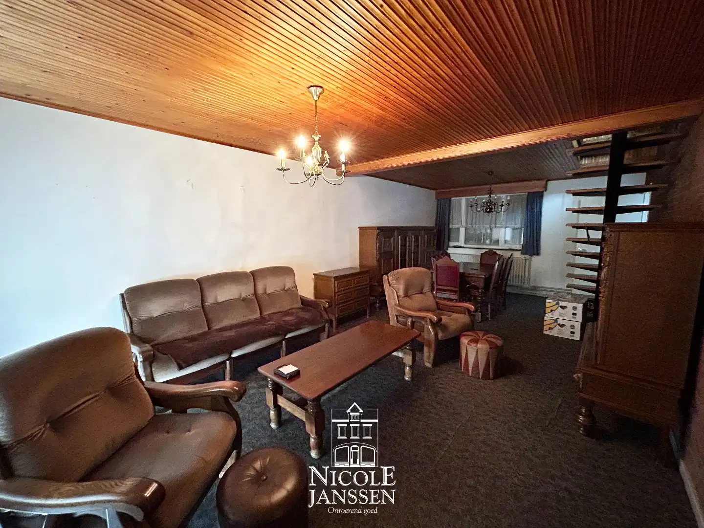 Halfvrijstaande gezinswoning foto 4