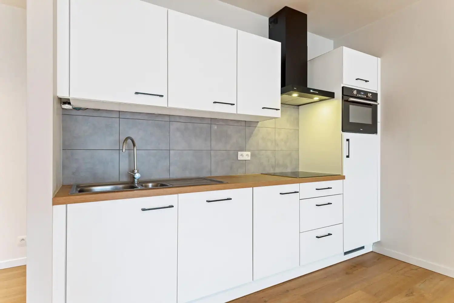 Modern appartement met 2 slaapkamers, terras & autostaanplaats op toplocatie in Lier! foto 8