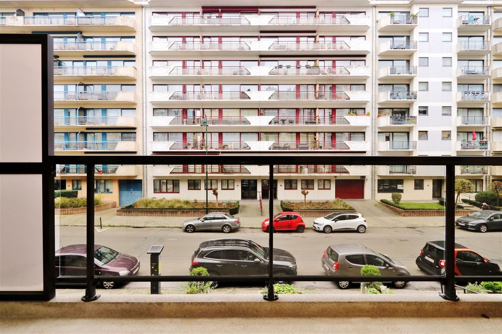 Instapklaar appartement met 2 slaapkamers en terras foto 7