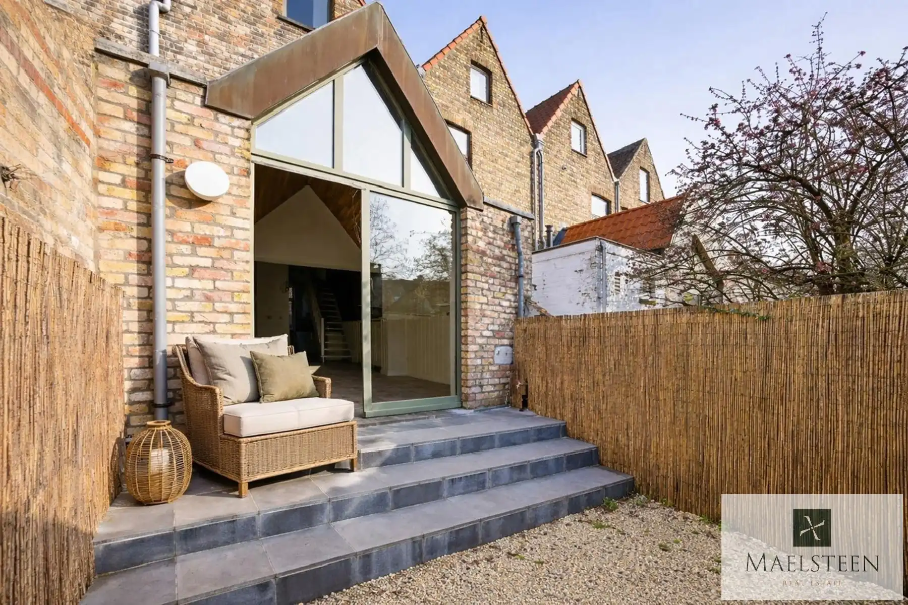 Instapklare trapgevelwoning, gelegen in Brugge centrum foto 19