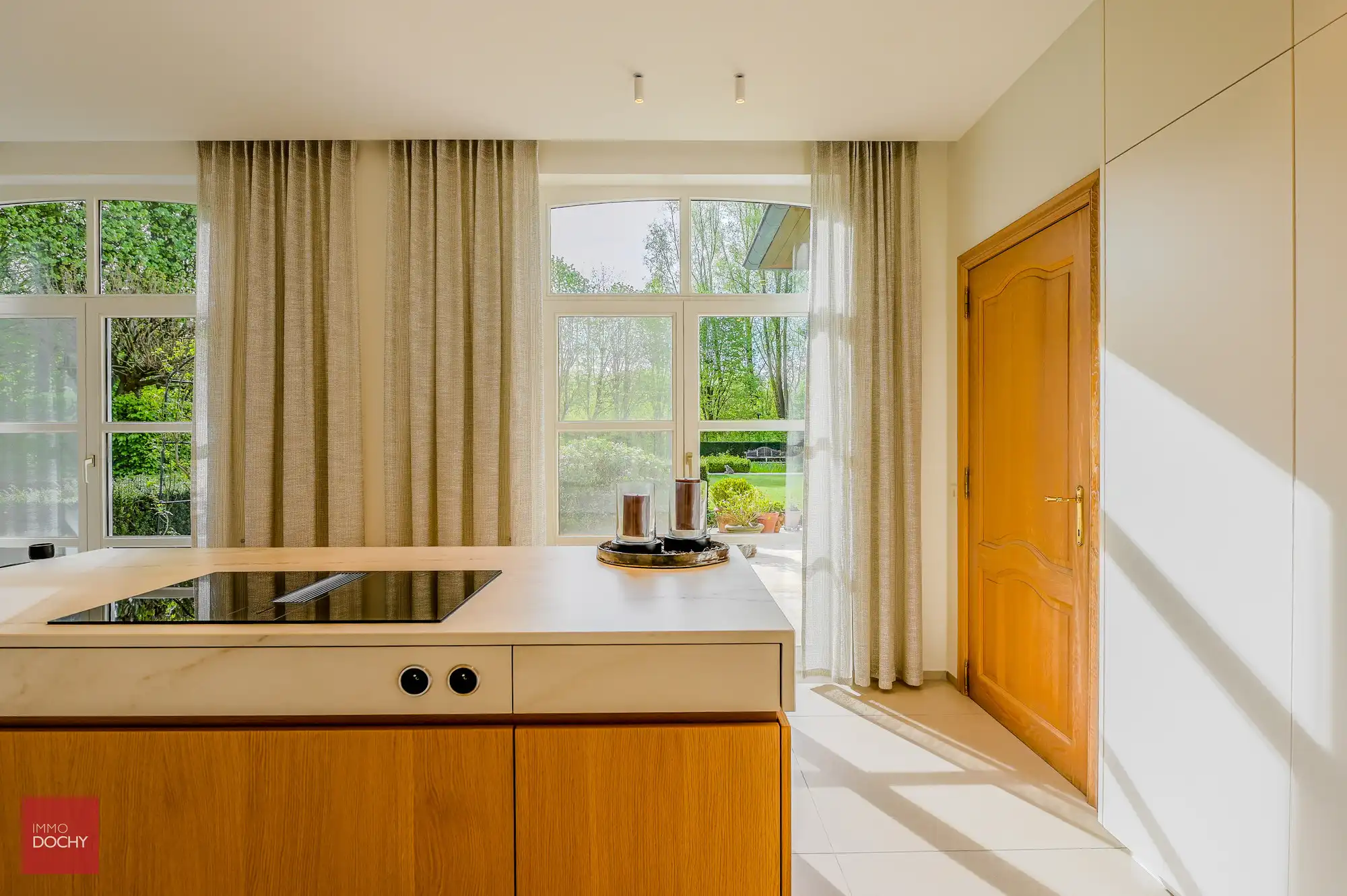 Zeer goed onderhouden ruime villa op ca. 4.000m² foto 3