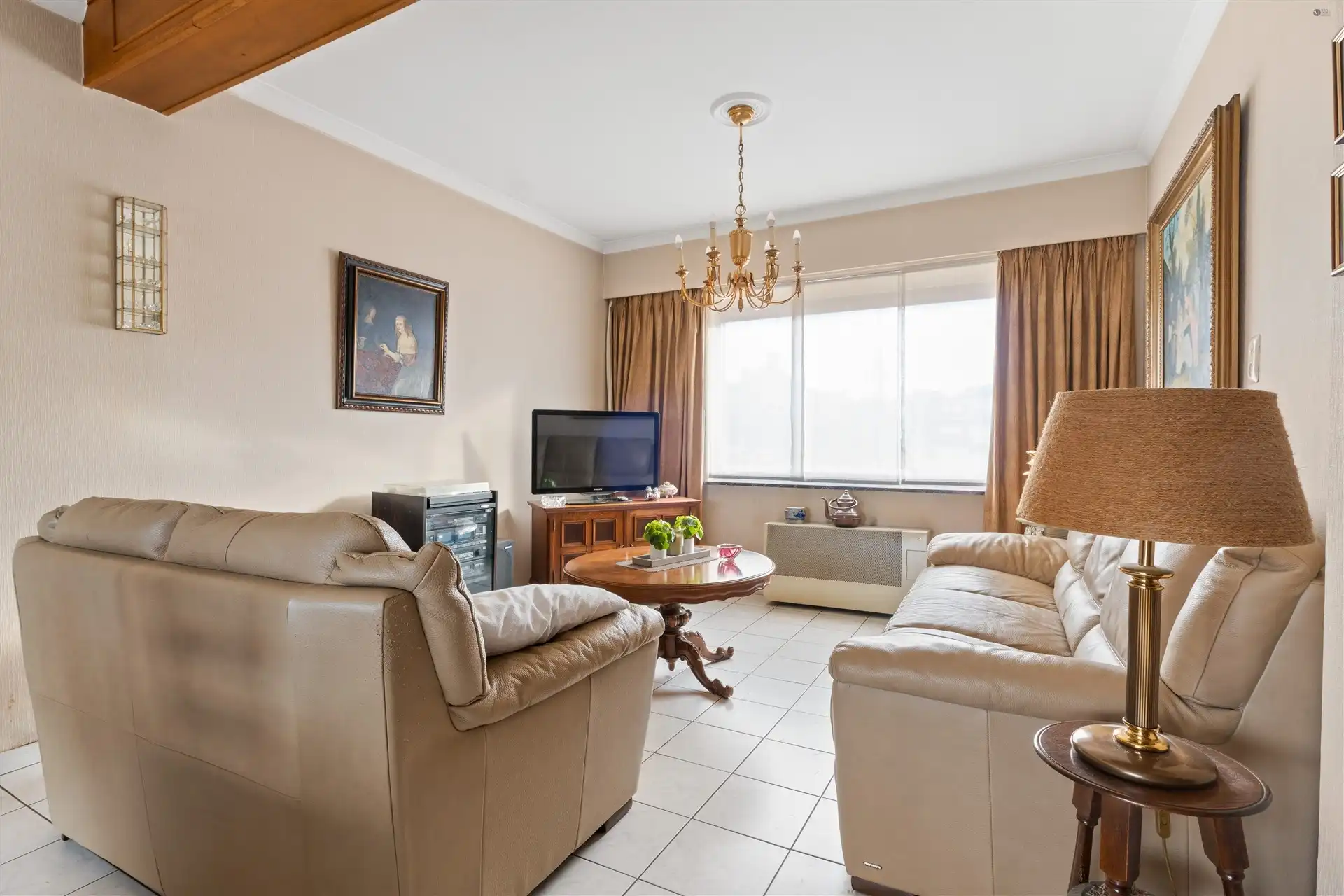 Half open bebouwing met dubbele garage en prachtig uitzicht foto 9