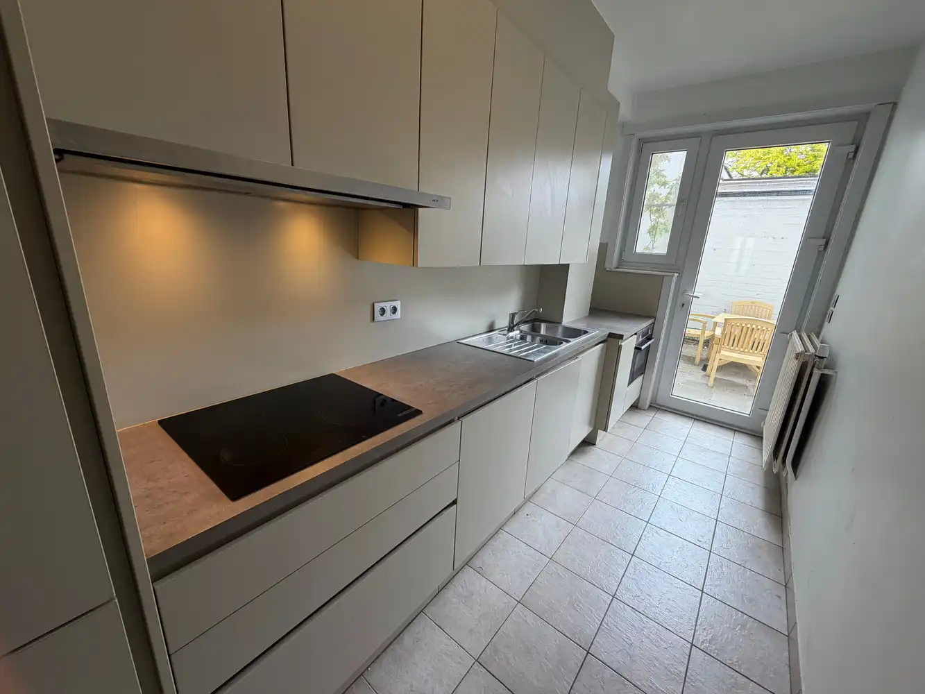 Gelijkvloers appartement met terras en garage (€35.000,-) foto 10