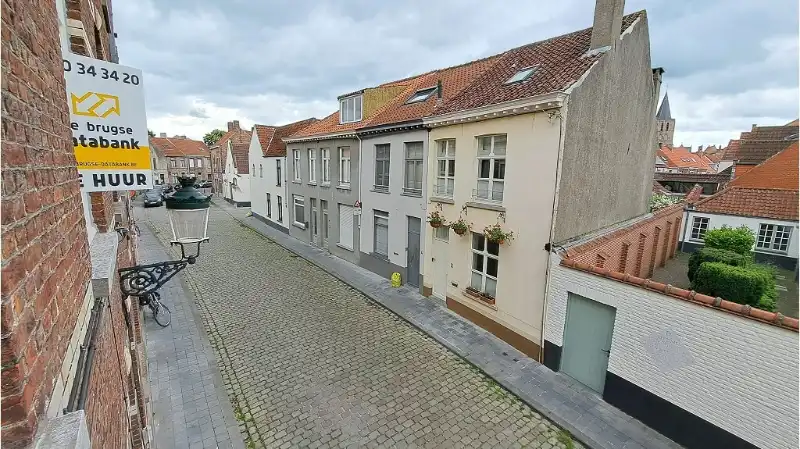Gerenoveerde Herenwoning met Terras te huur in Brugge foto 14