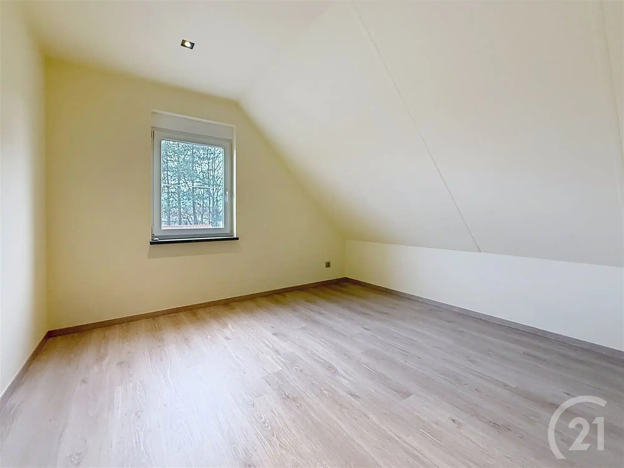 Aangename recente woning met 3 slaapkamers! foto 20