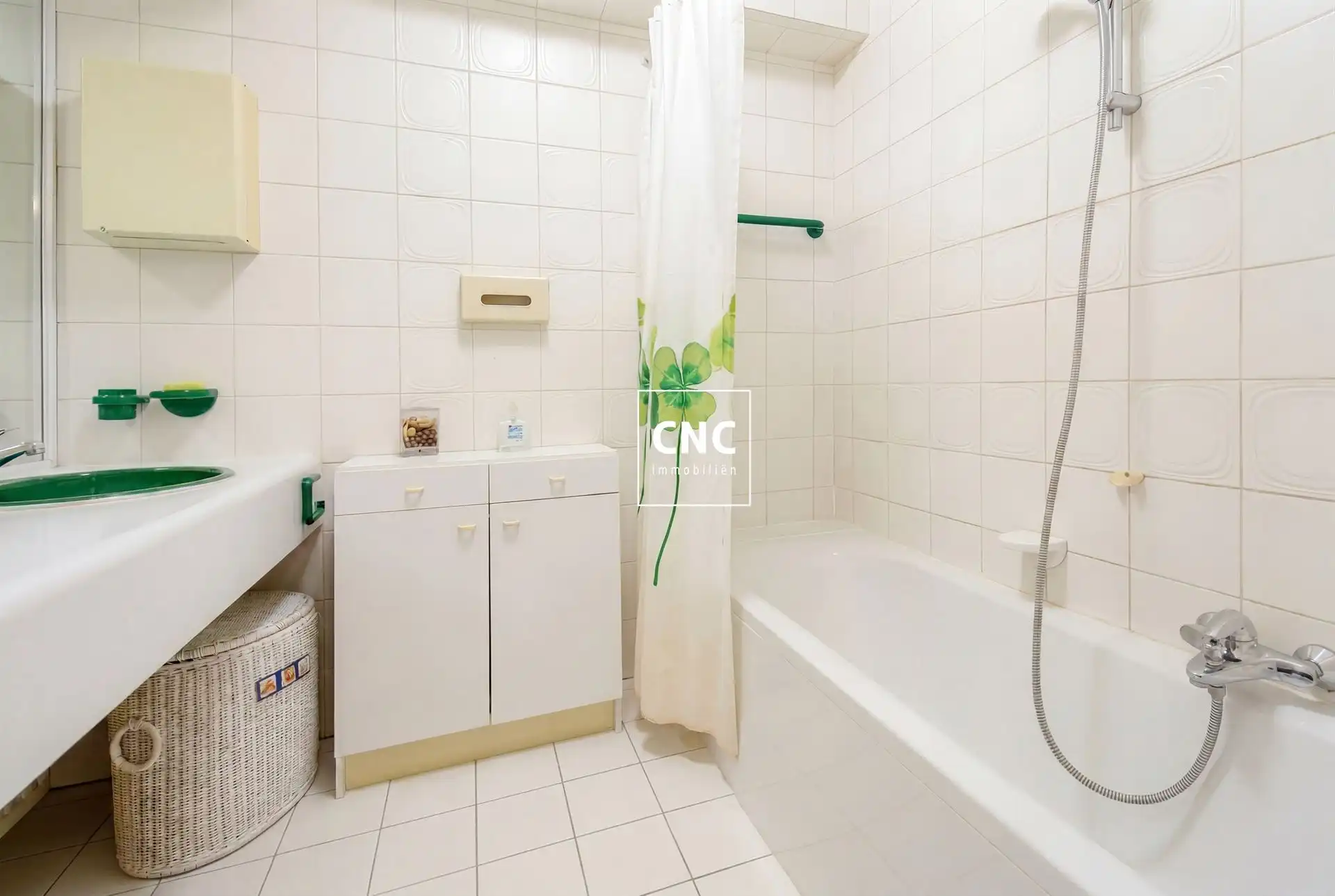 Ongemeubeld appartement met 2 slaapkamers in centrum Knokke foto 8