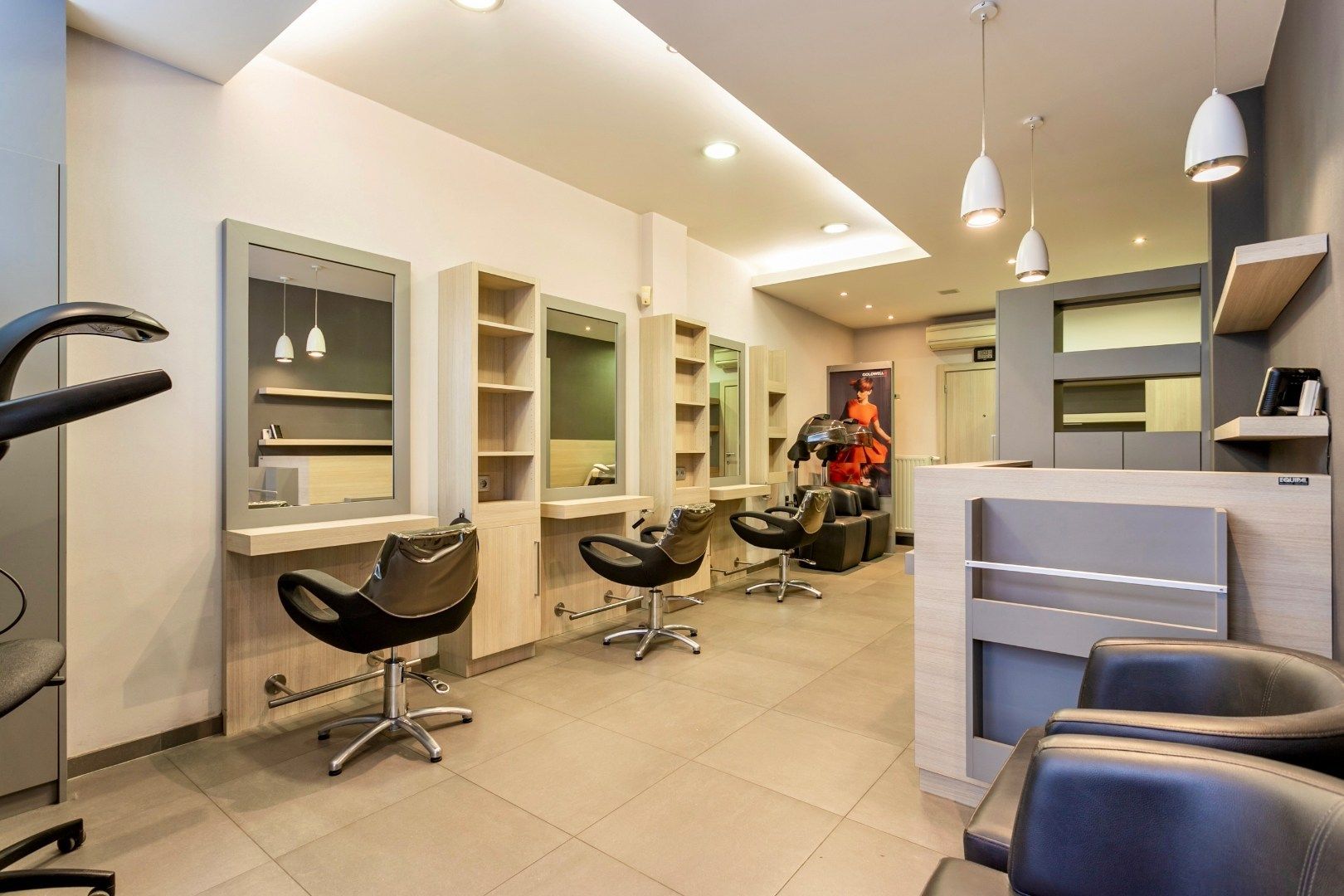 Handelspand met woonst te Halle-centrum foto {{pictureIndex}}