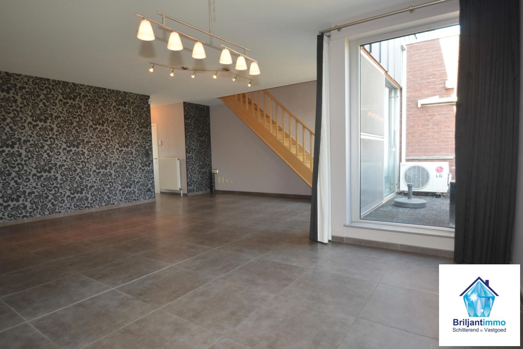 Ruim en instapklaar appartement met 3 slpkmrs en staanplaats foto 5