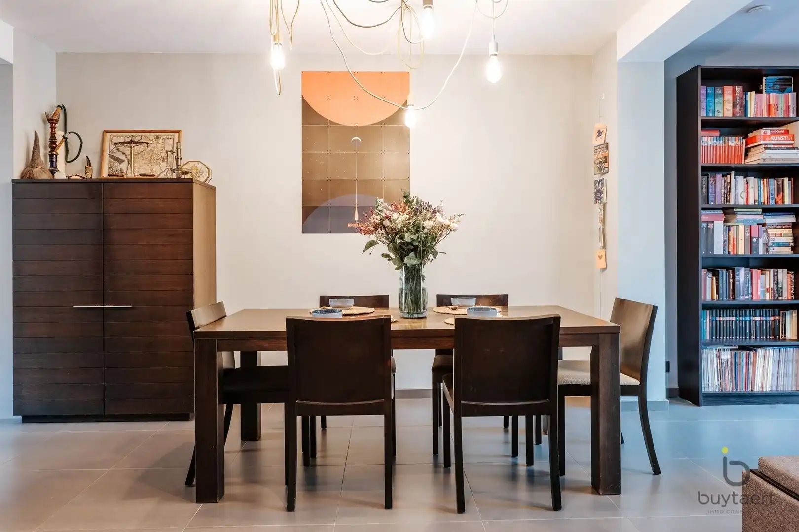 INSTAPKLARE CENTRAAL GELEGEN RIJWONING MET DRIE SLAAPKAMERS EN GEZELLIG TUINTJE! foto 7