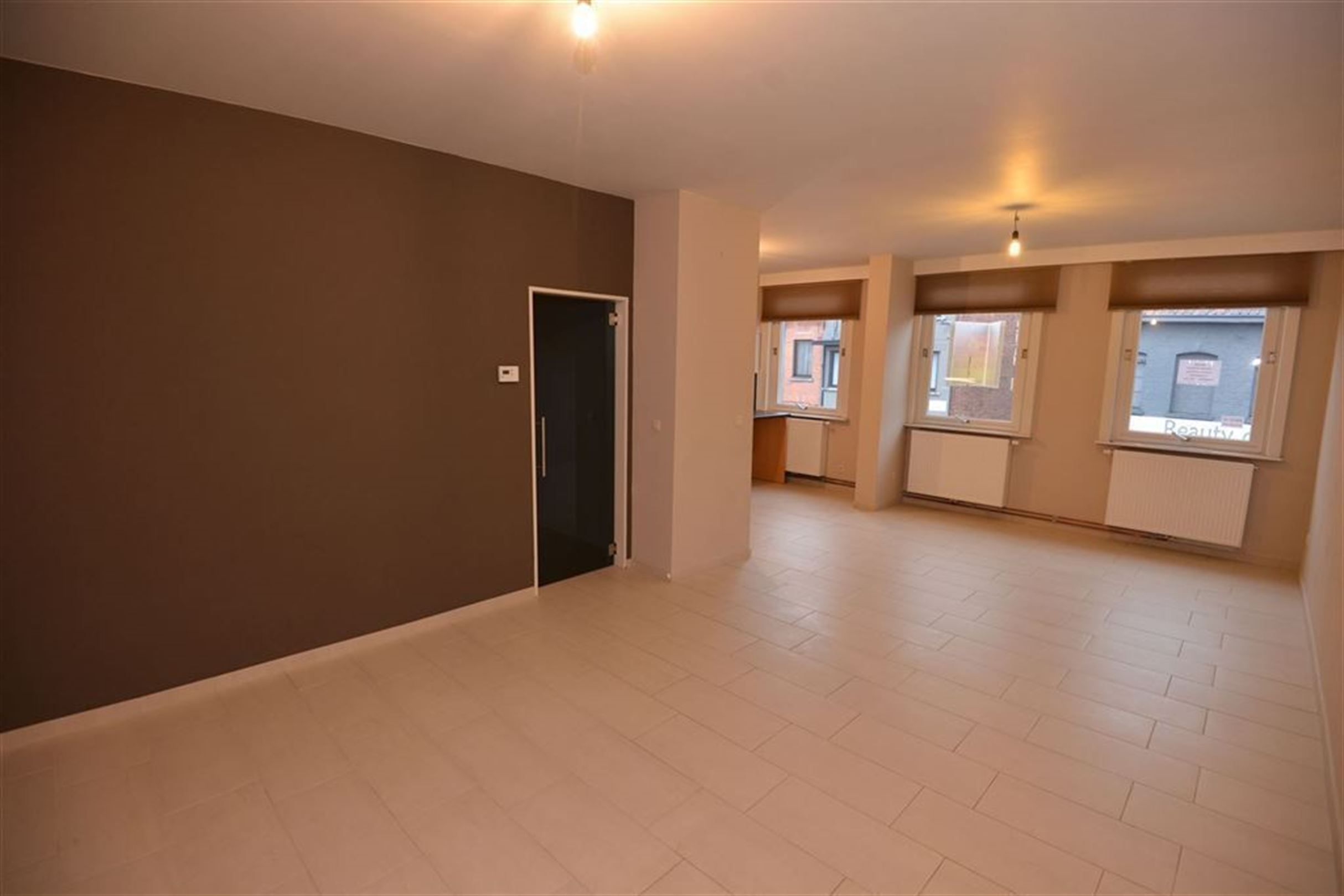 appartement foto {{pictureIndex}}