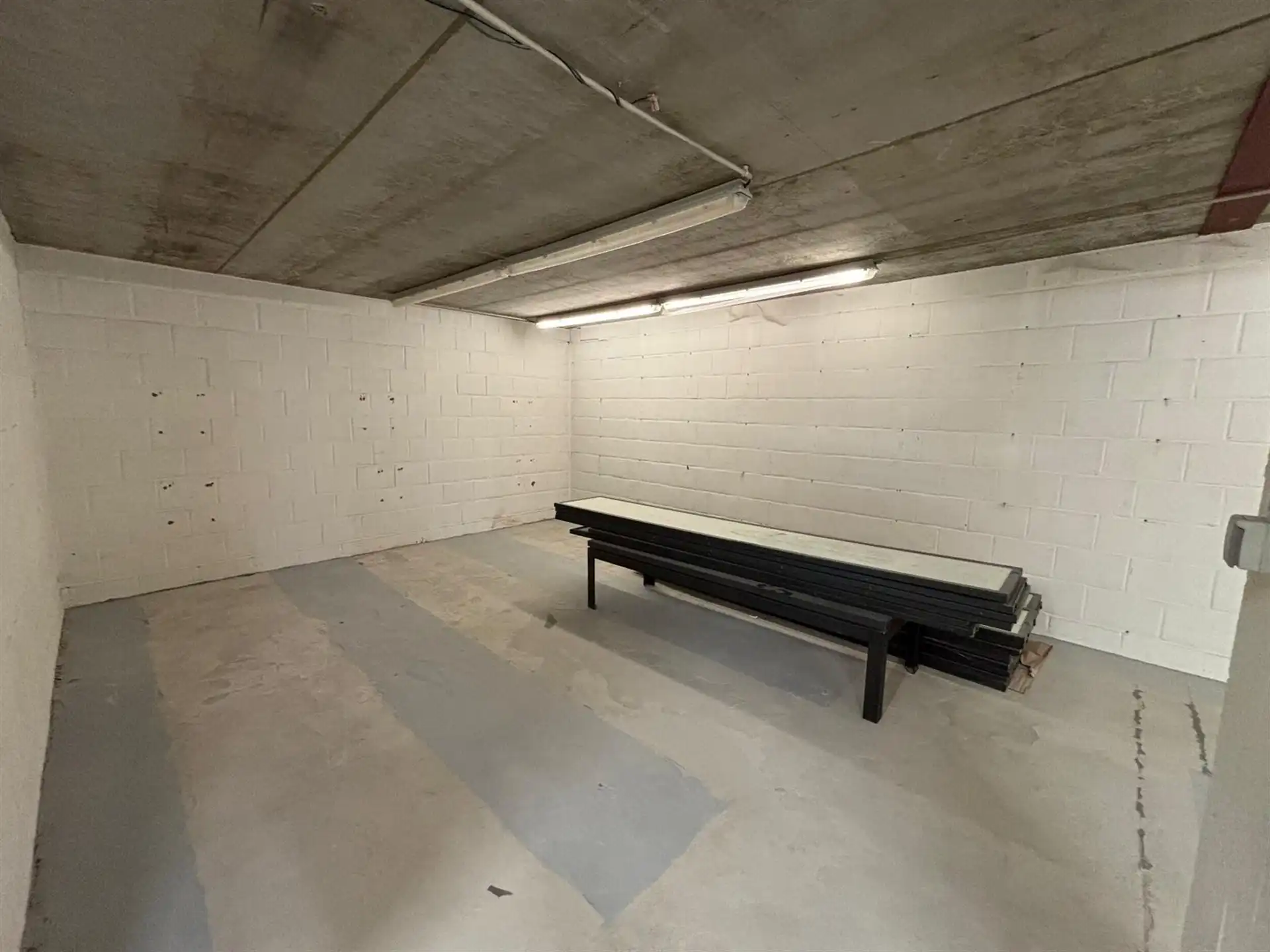 Uitstekend gelegen handelspand 150m², met 137m² opslagruimte en keuken foto 14