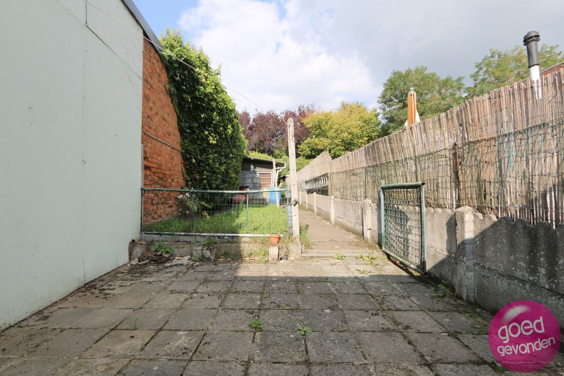 TE RENOVEREN WONING - 1 tot 2 SLK - TUIN - CENTRALE LIGGING foto 7