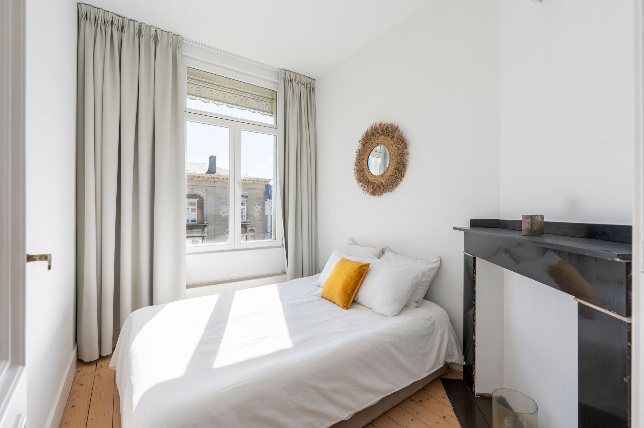 Indrukwekkend herenhuis op een toplocatie te Antwerpen Zuid. foto 27
