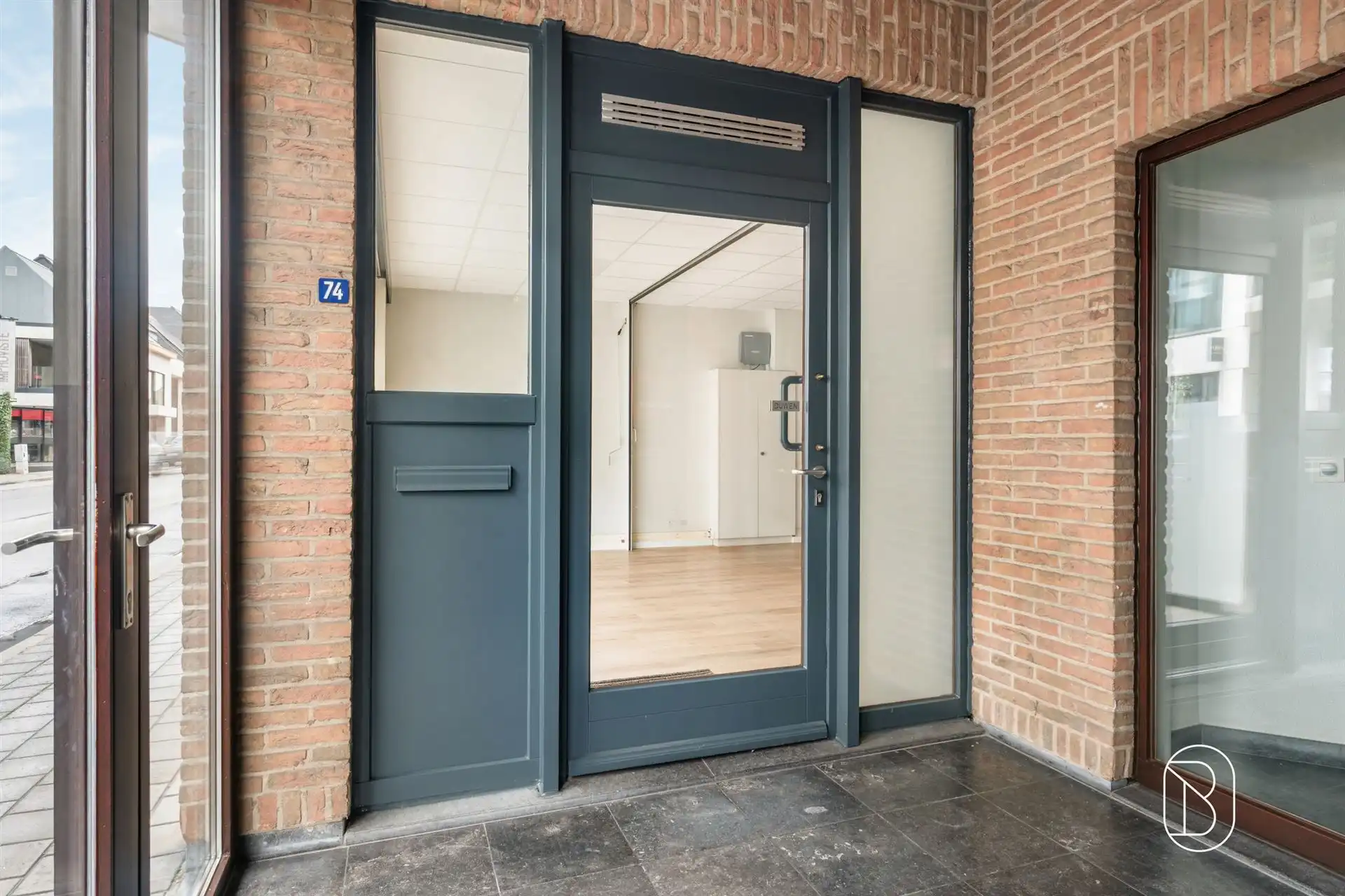 Instapklaar handelspand in centrum Waregem!  foto 10