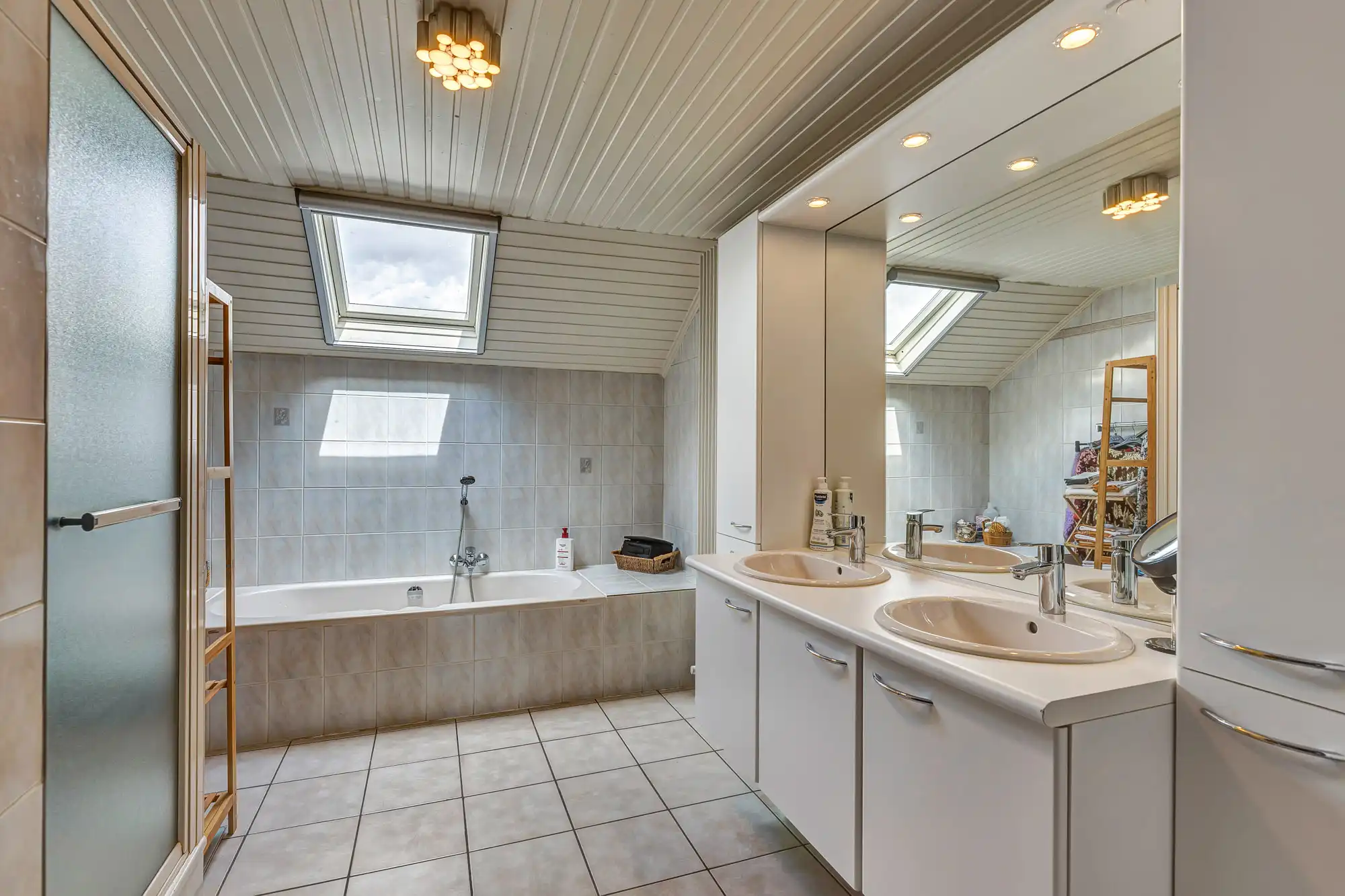 Instapklare onderkelderde woning met prachtig uitzicht foto 16