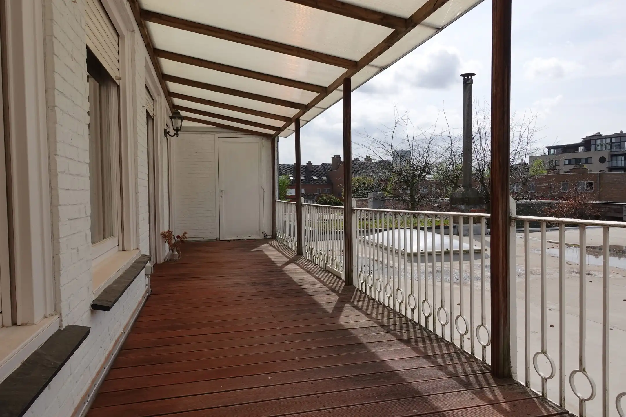 Modern 3-slp app met terras en staanplaats te Turnhout. foto {{pictureIndex}}
