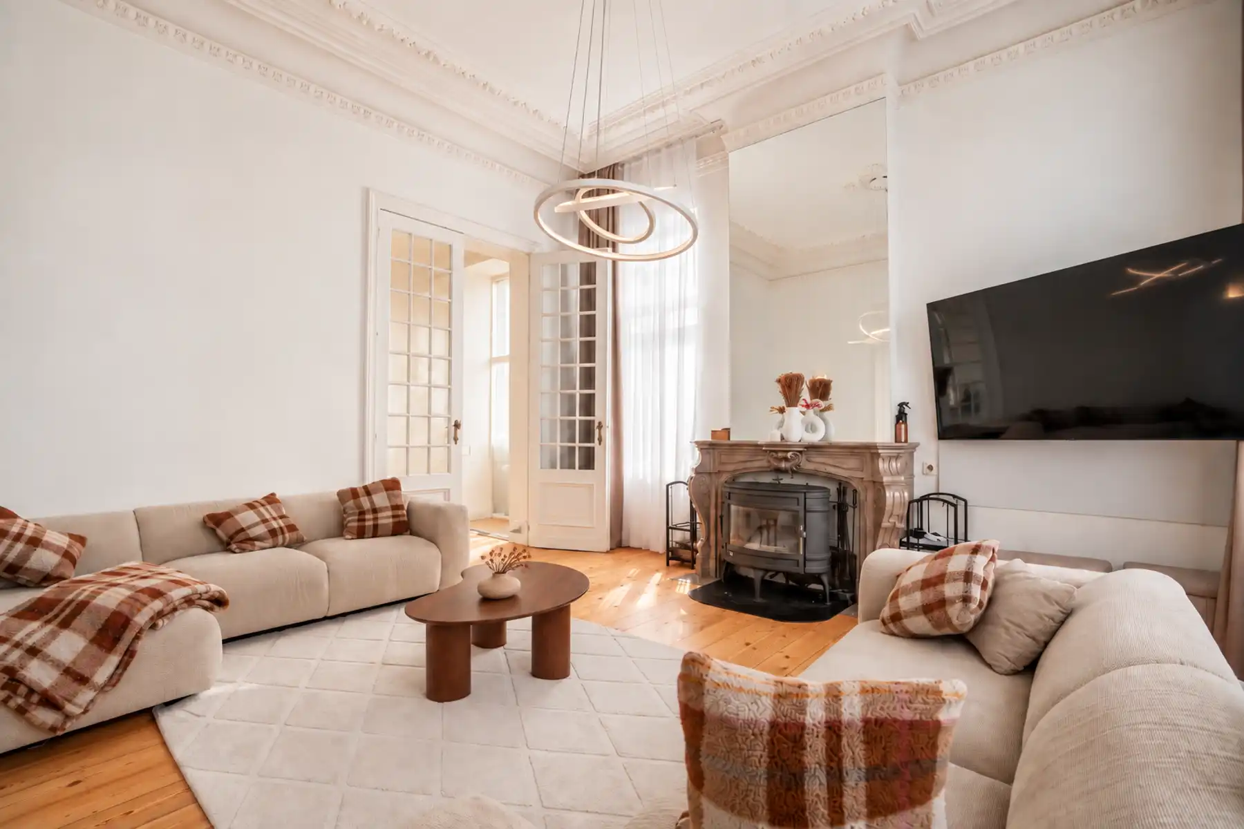 Ruim herenhuis van 571 m² met 8 slaapkamers en een tuin van bijna 20 are foto 7