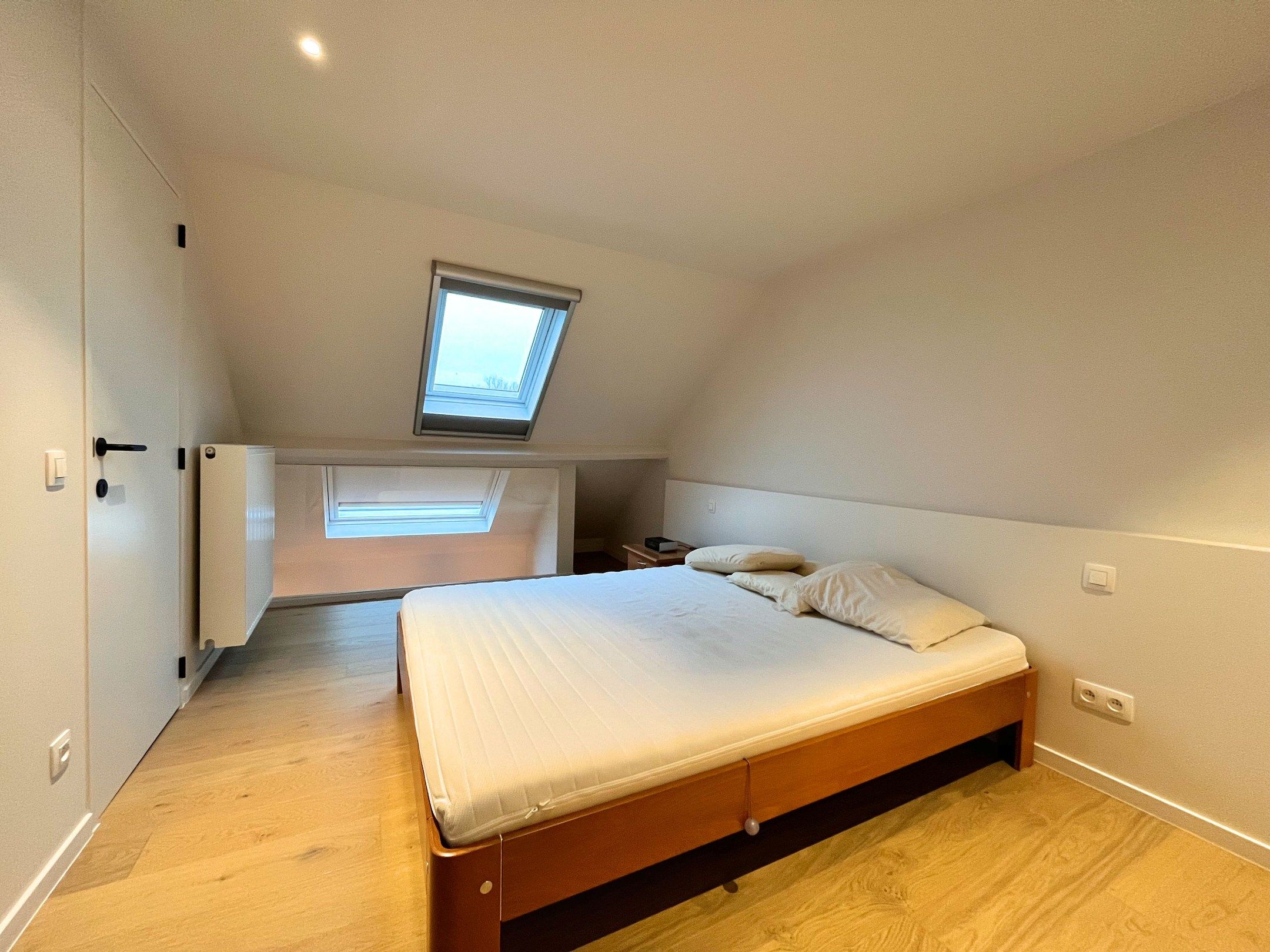 Volledig instapklaar huis met mooie tuin te Damme foto 11