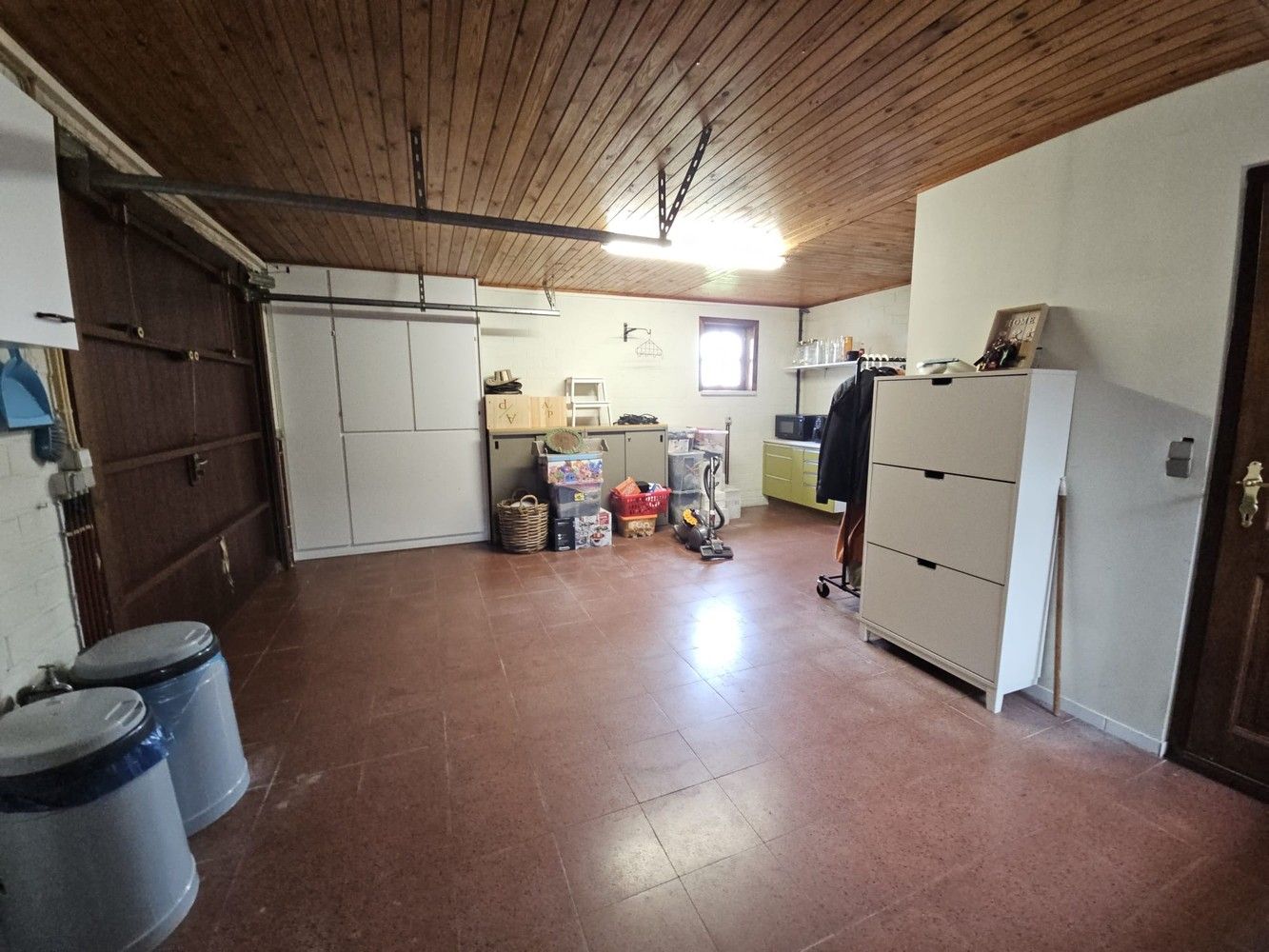 Karaktervol landhuis met bijgebouw op mooi, breed perceel met een opp. van 30a32ca foto 14