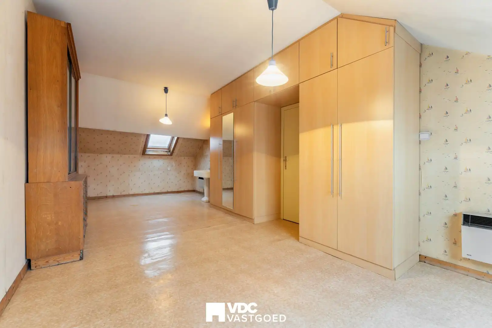 Uniek wonen & werken in hartje Tongeren – karakterpand met handelsgelijkvloers en ruim appartement foto 26