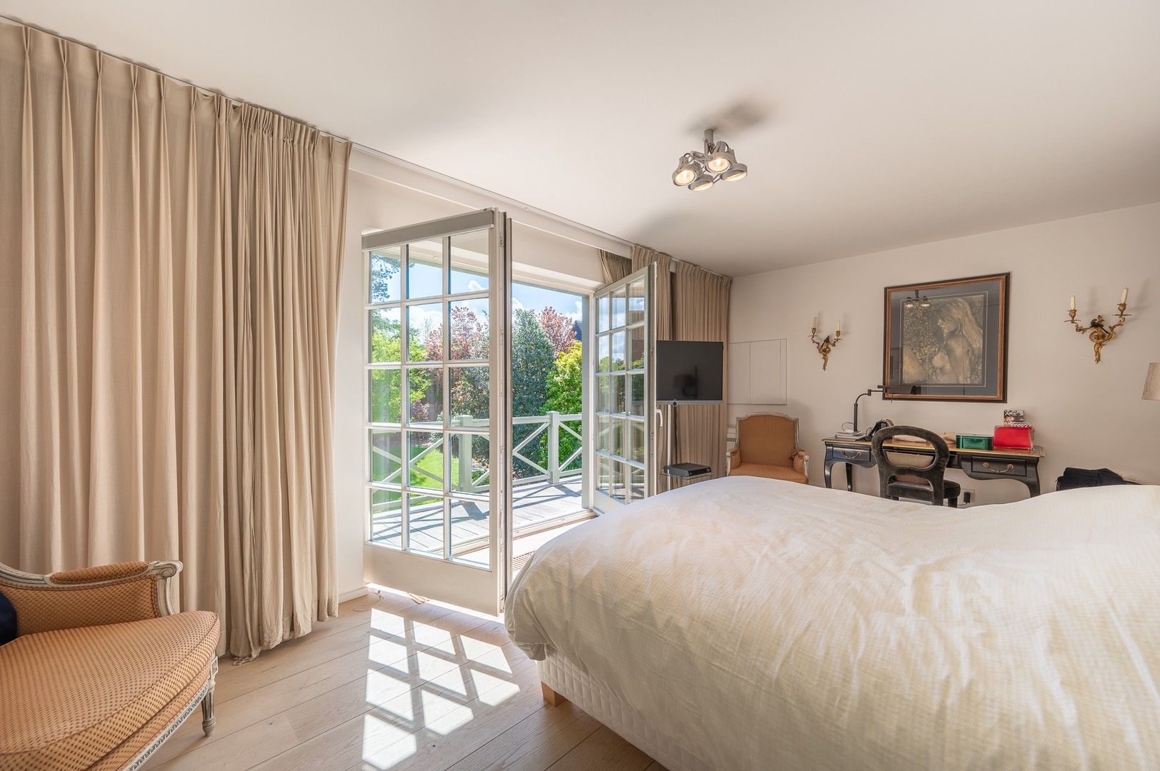 Prachtige villa met zwembad rustig gelegen in een paadje in hartje Zoute. foto 23