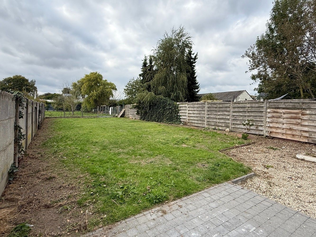 Ruime woning met mooie tuin te huur! foto 15