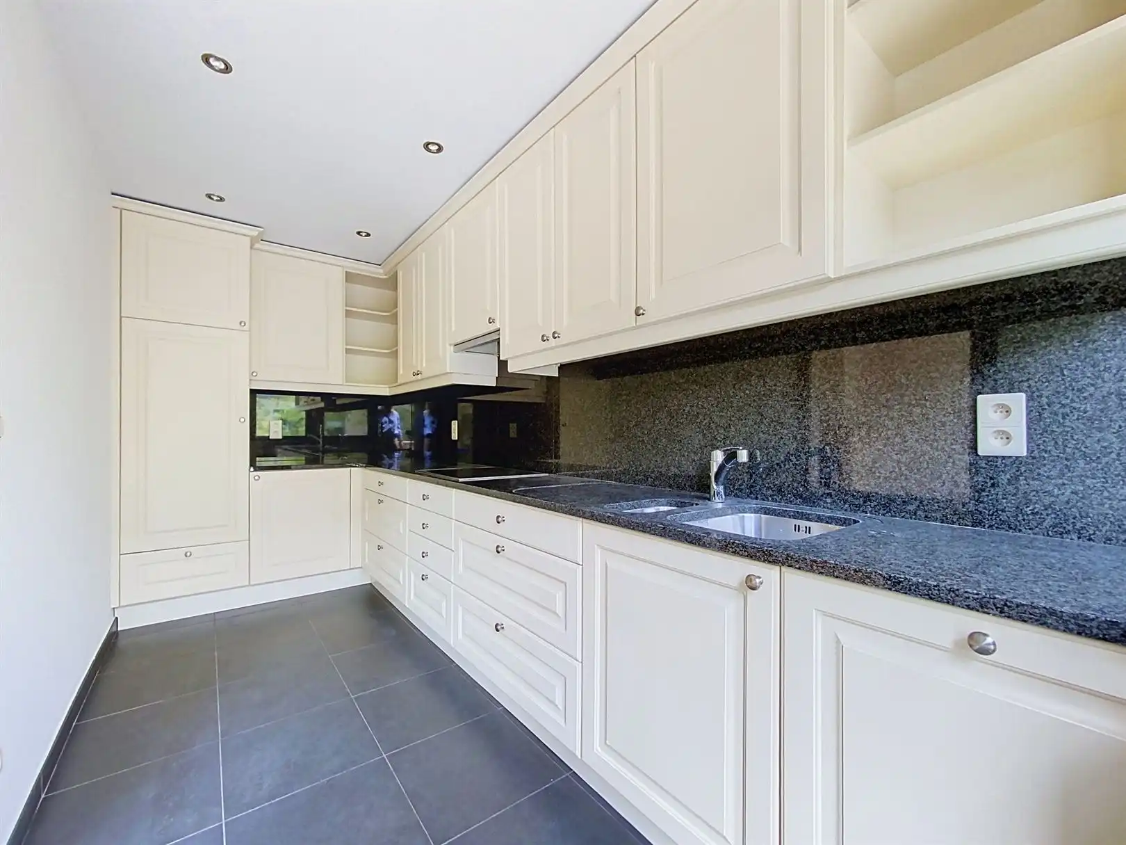 instapklaar appartement in centrum Brasschaat foto 3