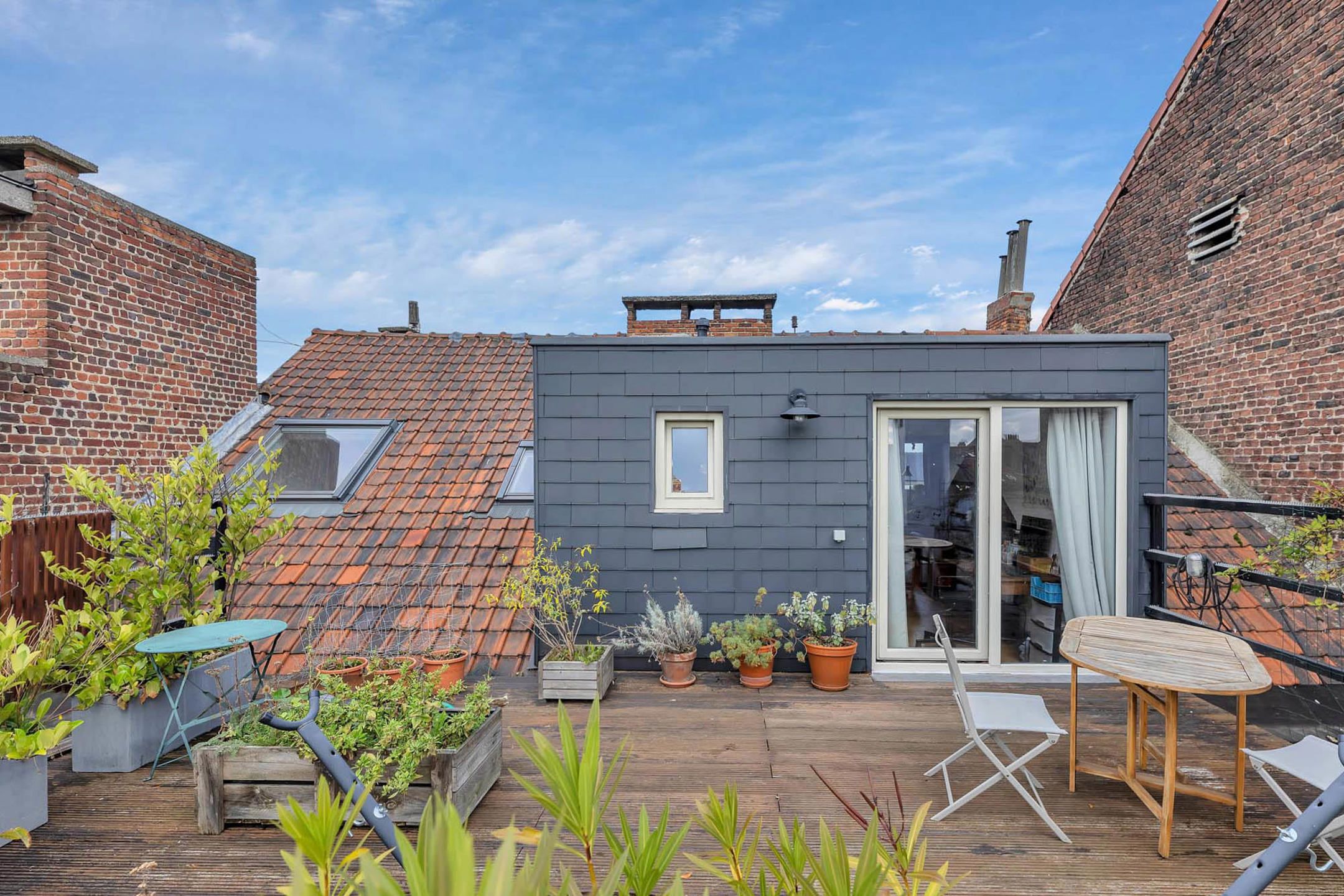 Instapklaar app. met groot terras van 40m² op goede ligging! foto 21