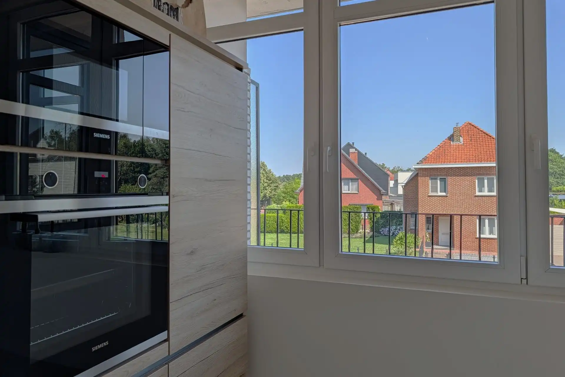 Instapklaar gerenoveerd appartement met 2 slaapkamers en 2 terrassen foto 6