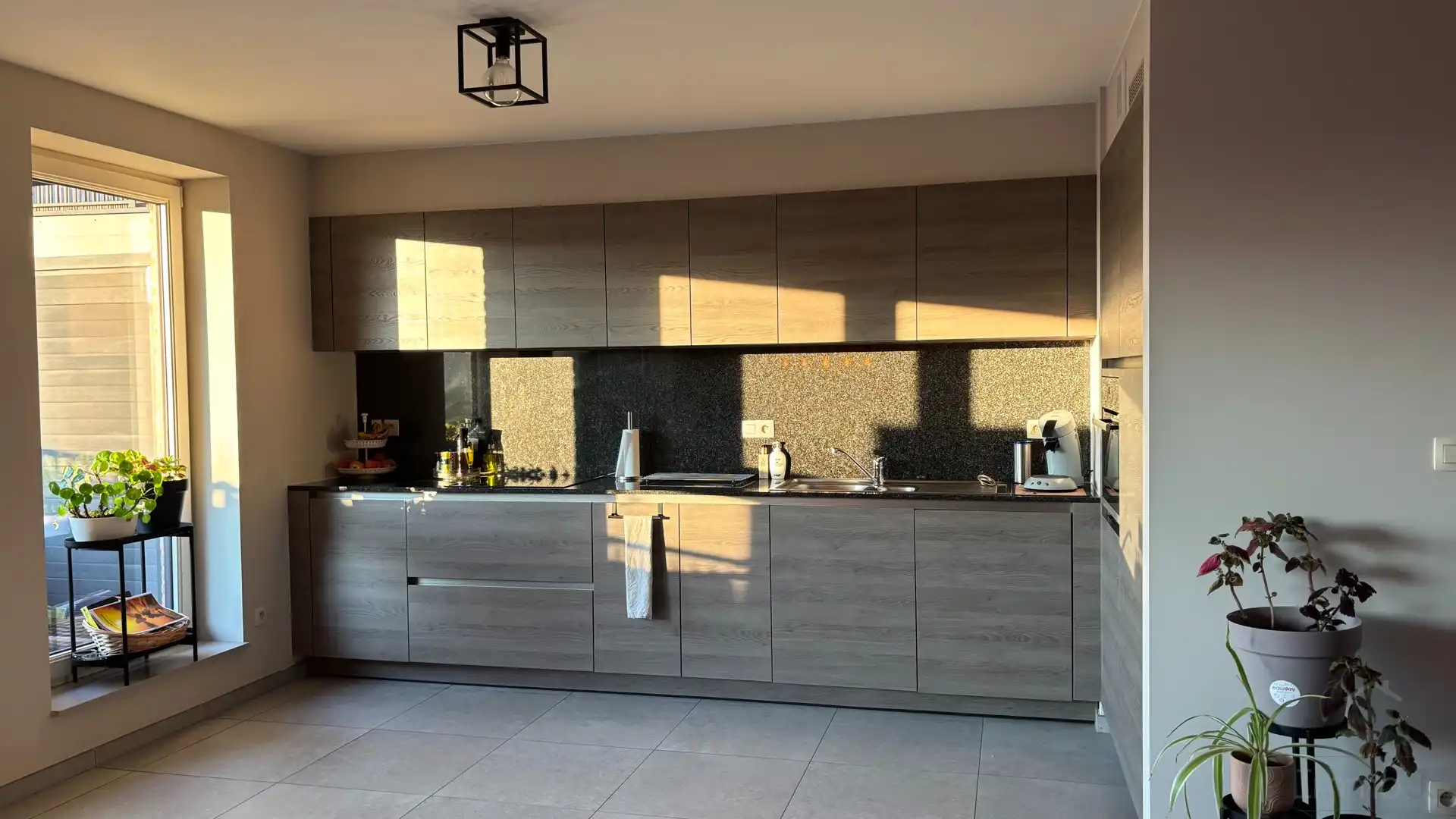 Ruim appartement met terras en garagebox foto 3