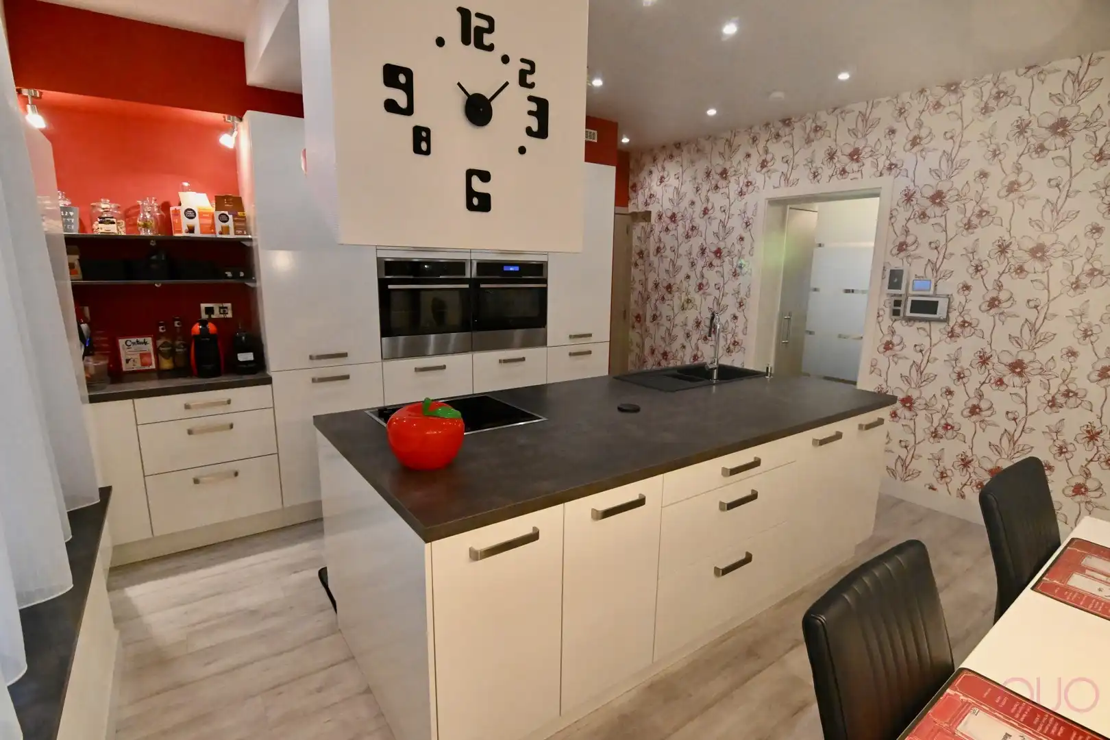 Volledig gerenoveerd 3 slaapkamer appartement foto 4