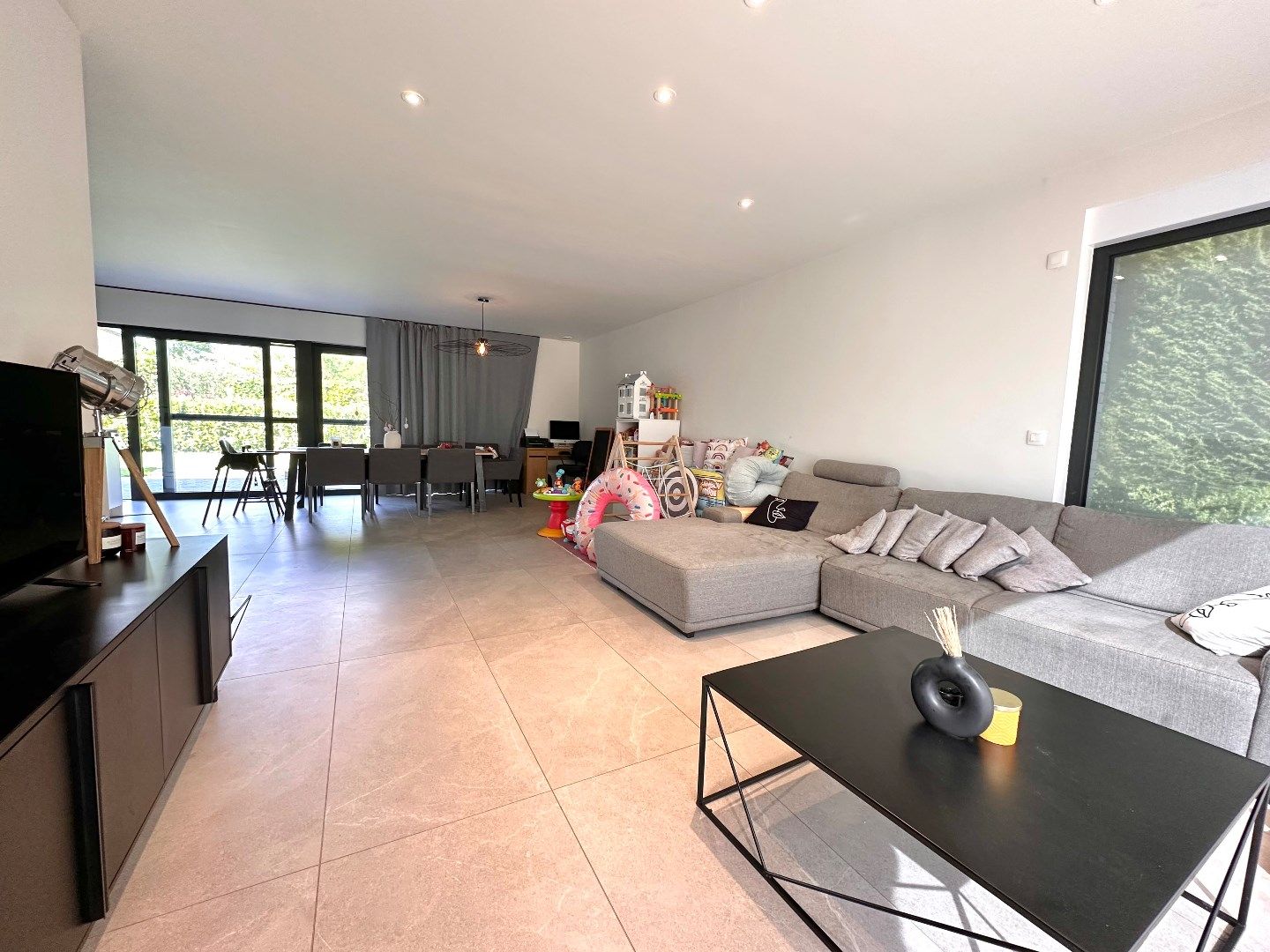 Ruime en moderne woning met luxueuze afwerking in Voeren foto 6