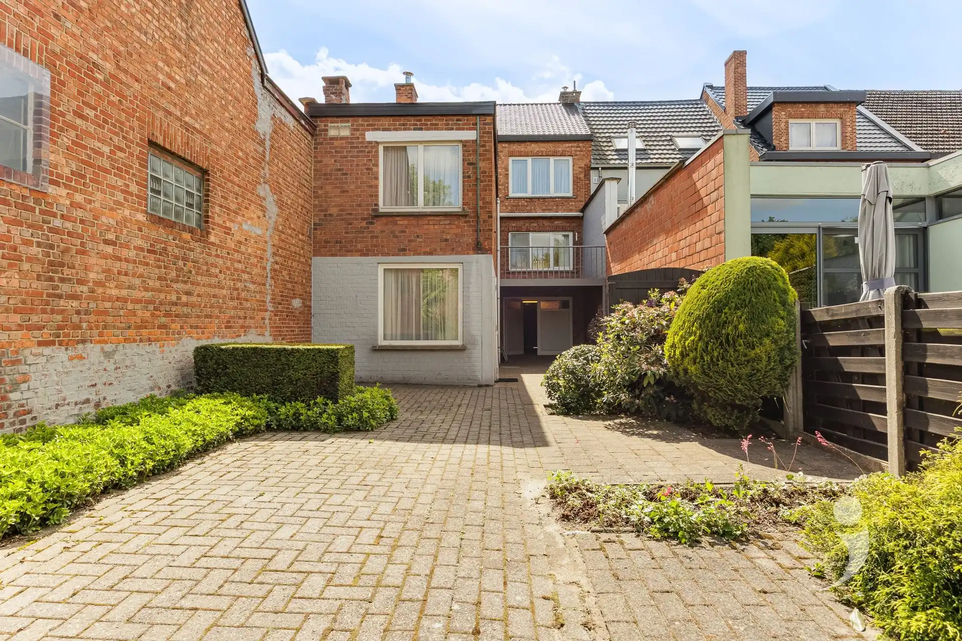 Ruime stadswoning met uitzonderlijke tuin van + 13 are foto 32
