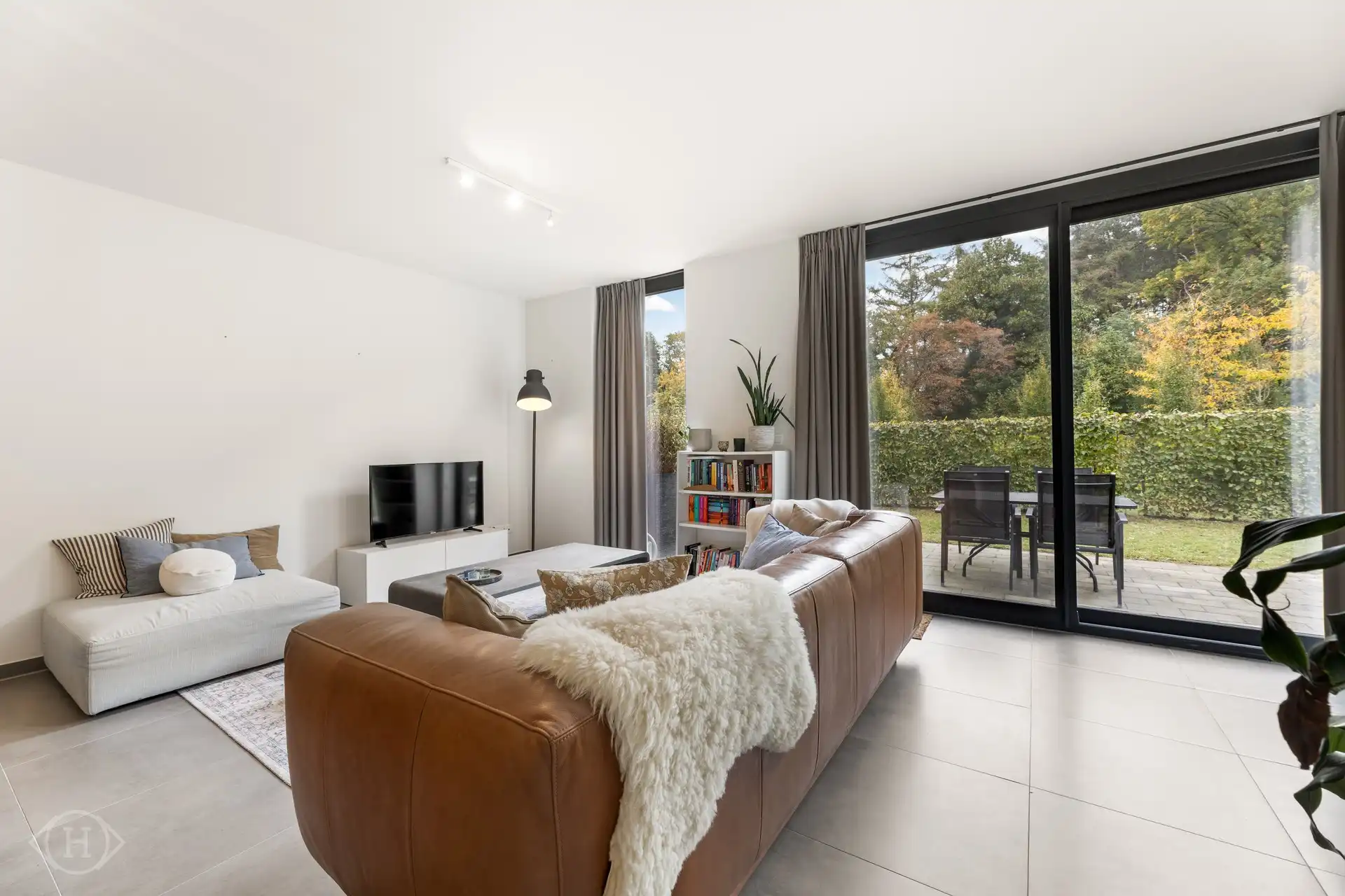 Modern 2-slaapkamerappartement met tuin foto 6