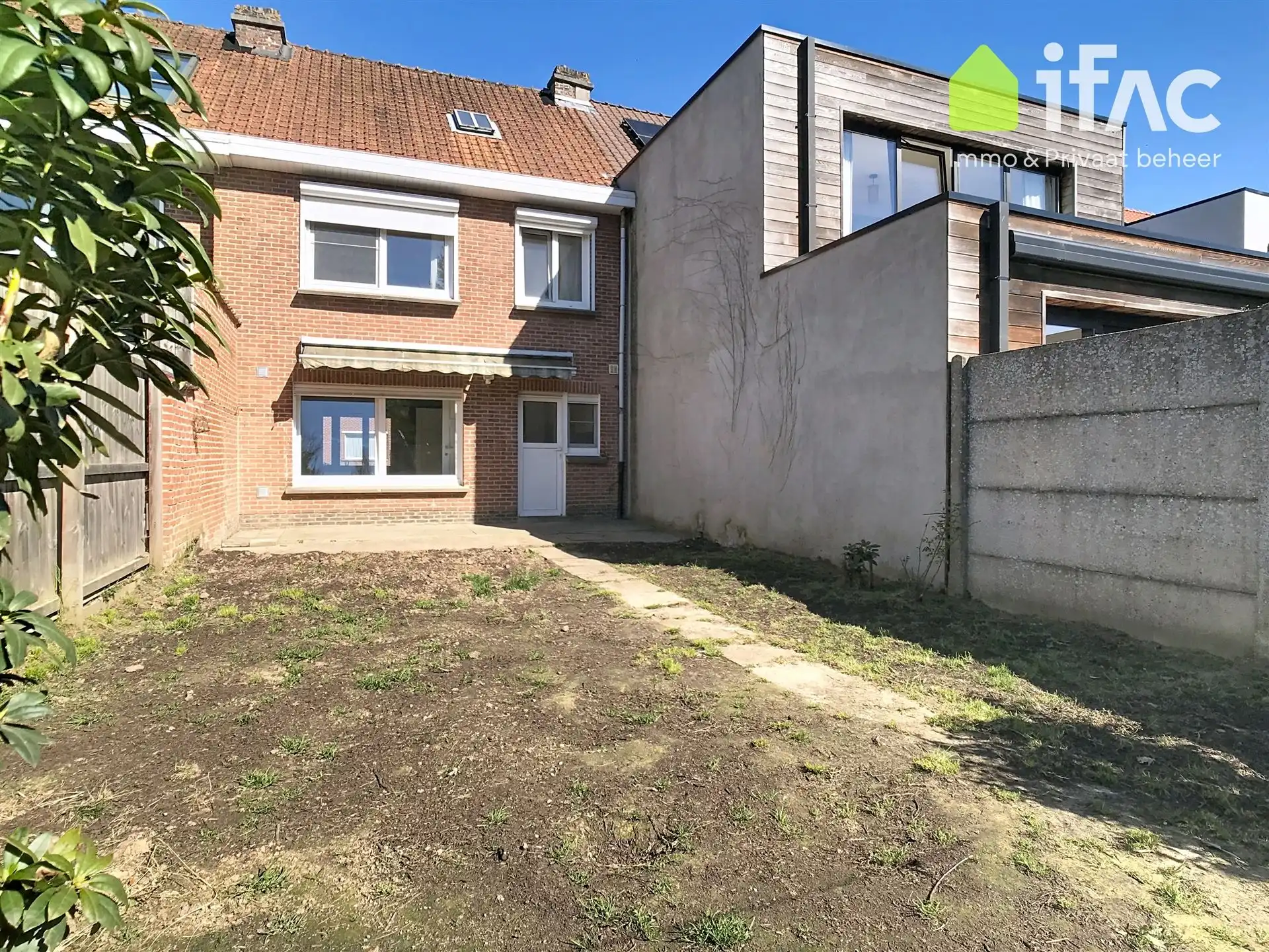 Huis met 2 slaapkamers, bureau en tuin foto 24