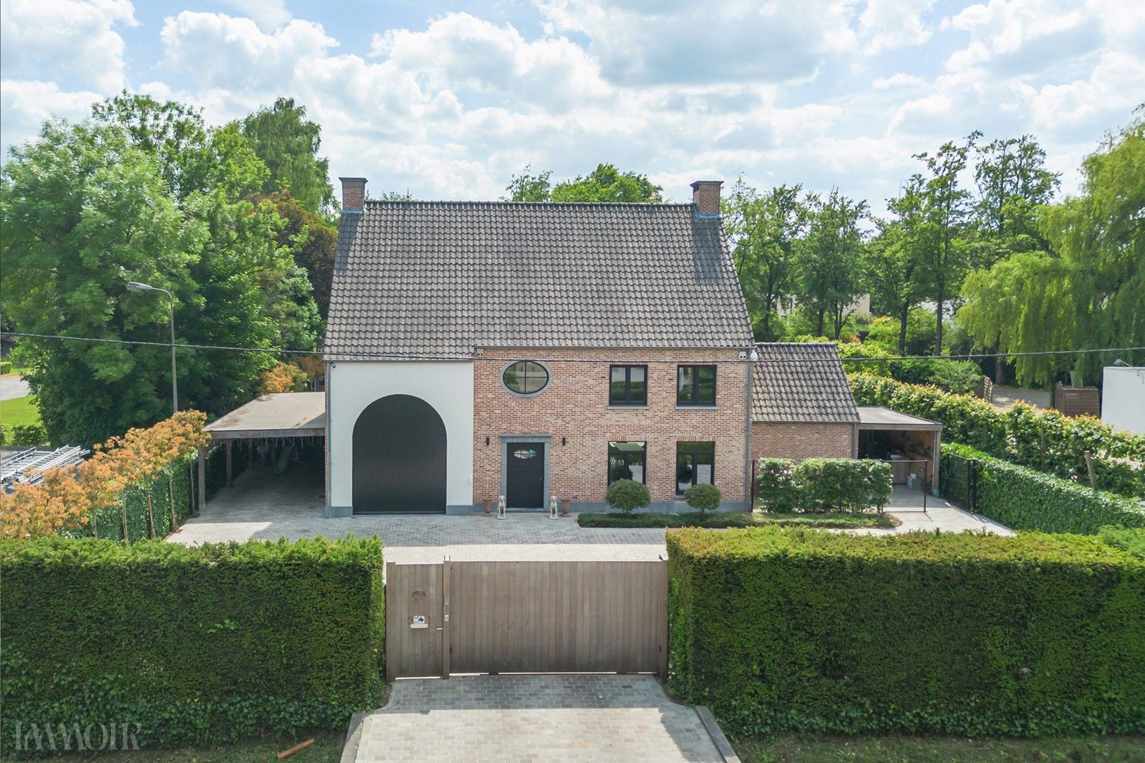 Luxueuze Pastorijvilla met zwembad en zuidtuin in Schilde-Zoersel. foto {{pictureIndex}}