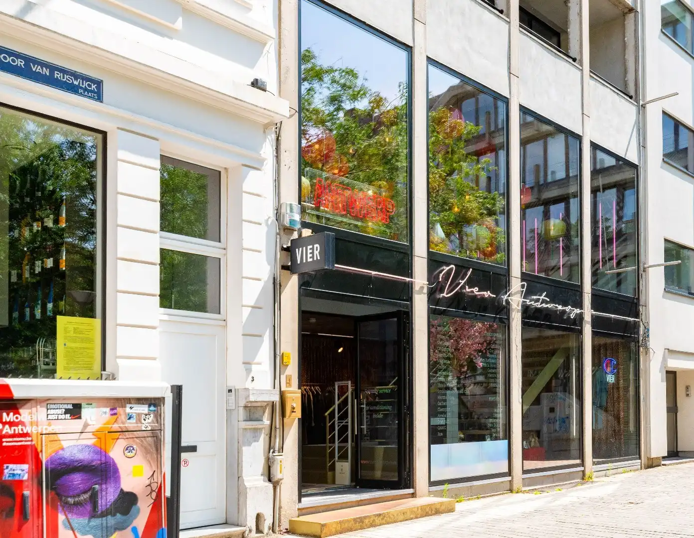 Veelzijdig handelspand in trendy winkelbuurt  foto 10