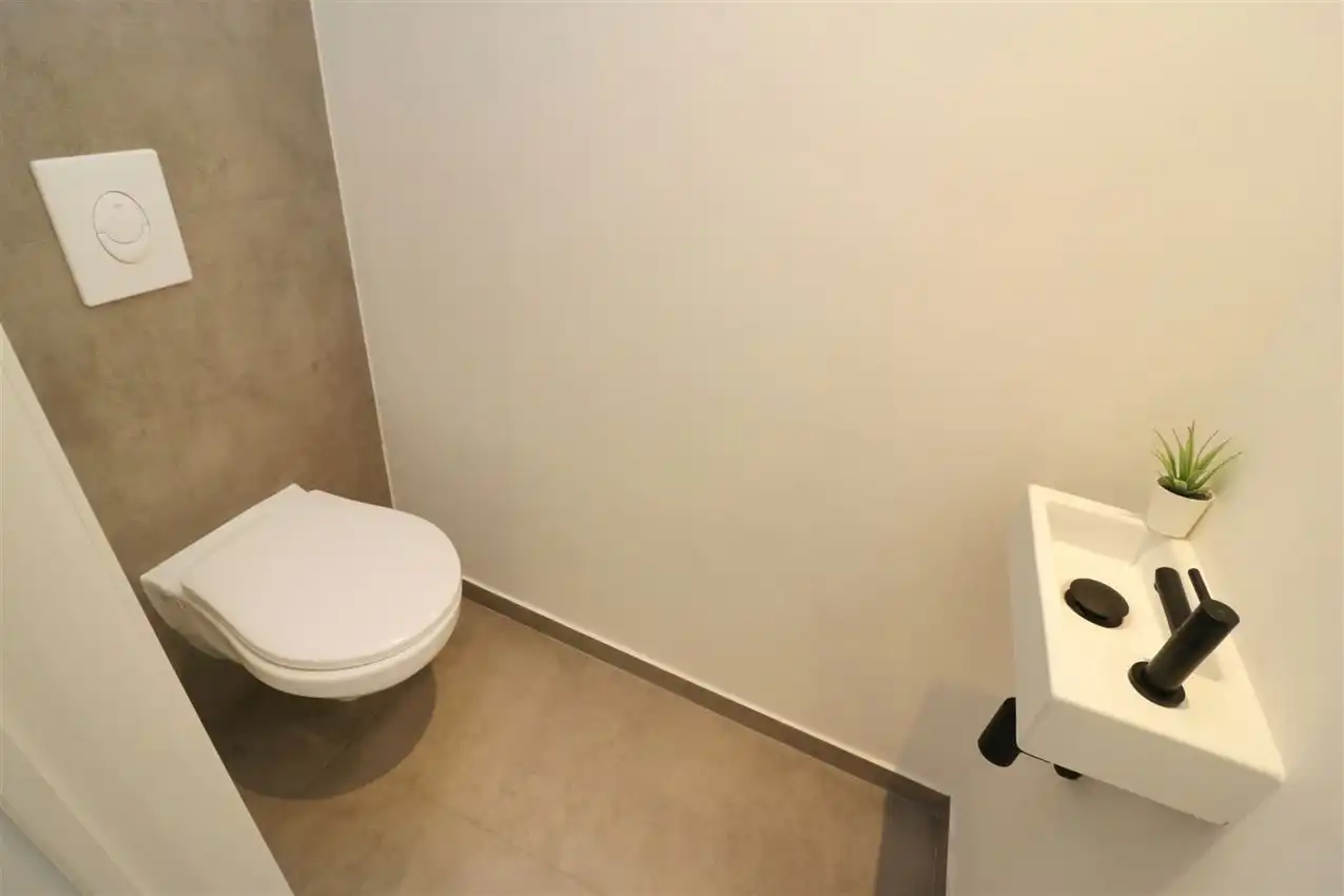 gerenoveerd, energiezuinig, inpandig Zgericht terras en garage foto 6