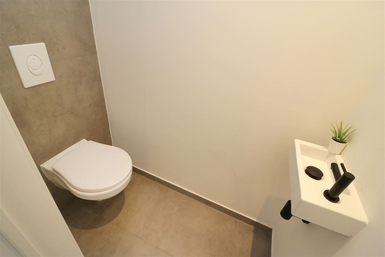 gerenoveerd, energiezuinig, inpandig Zgericht terras en garage foto 6