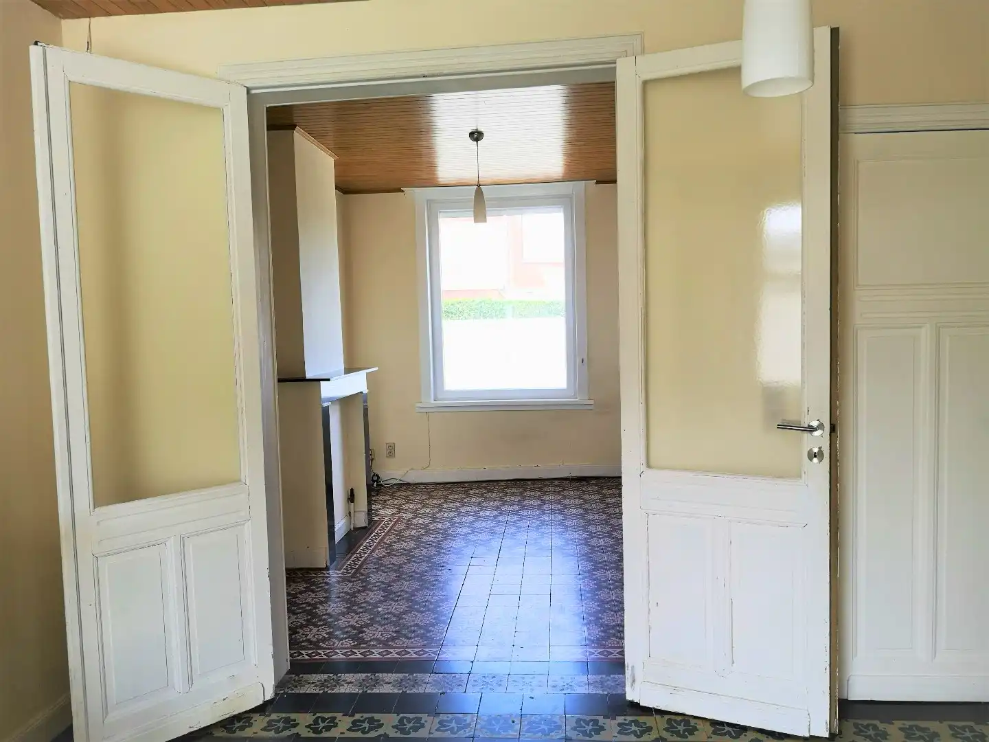 Woning nabij het centrum met 3 slaapkamers & uitweg. foto 6