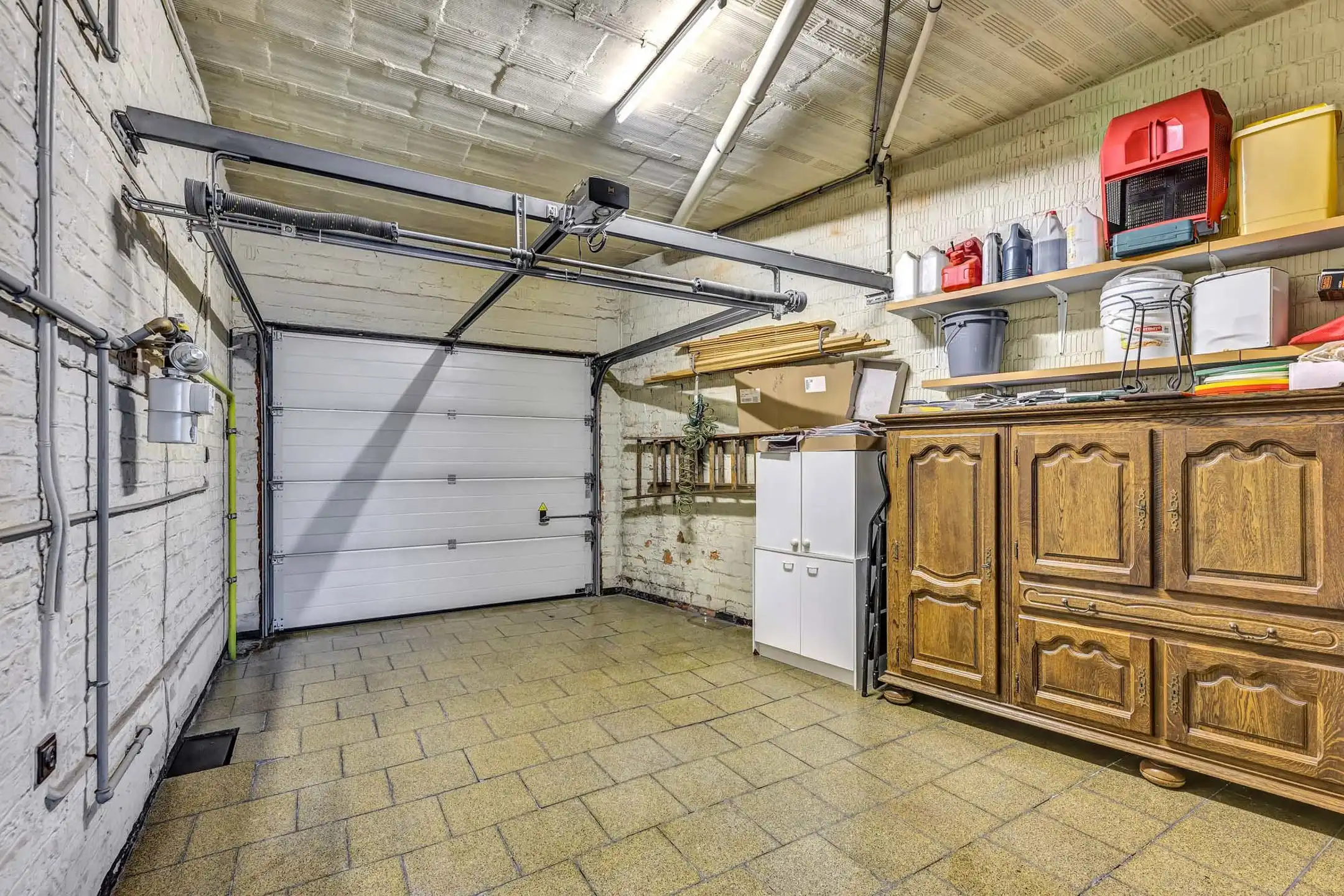 Ruime, solide woning op strategische ligging foto 13