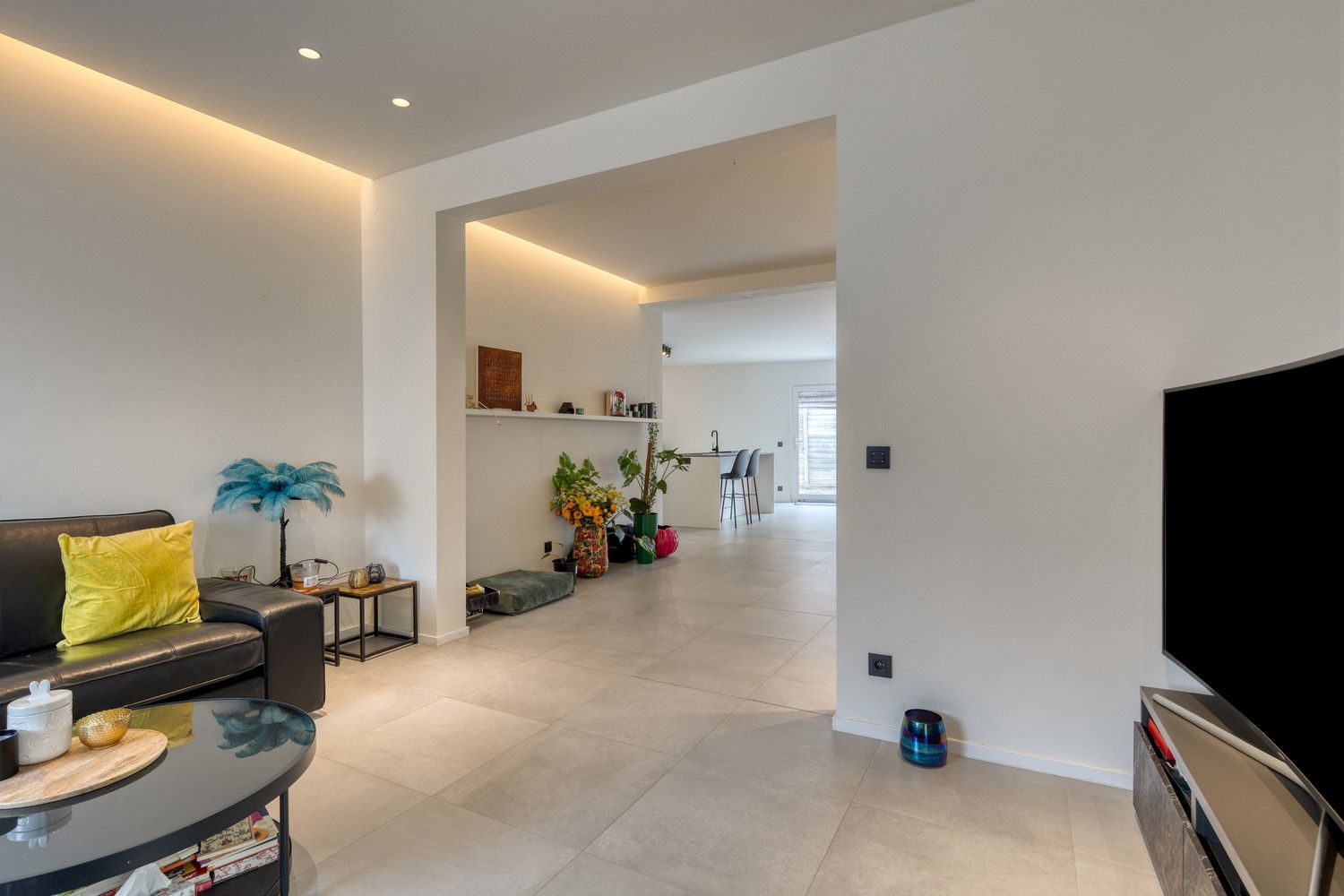 INSTAPKLARE, VOLLEDIG VERNIEUWDE WONING, IN HET HART VAN ASSENT! foto 4