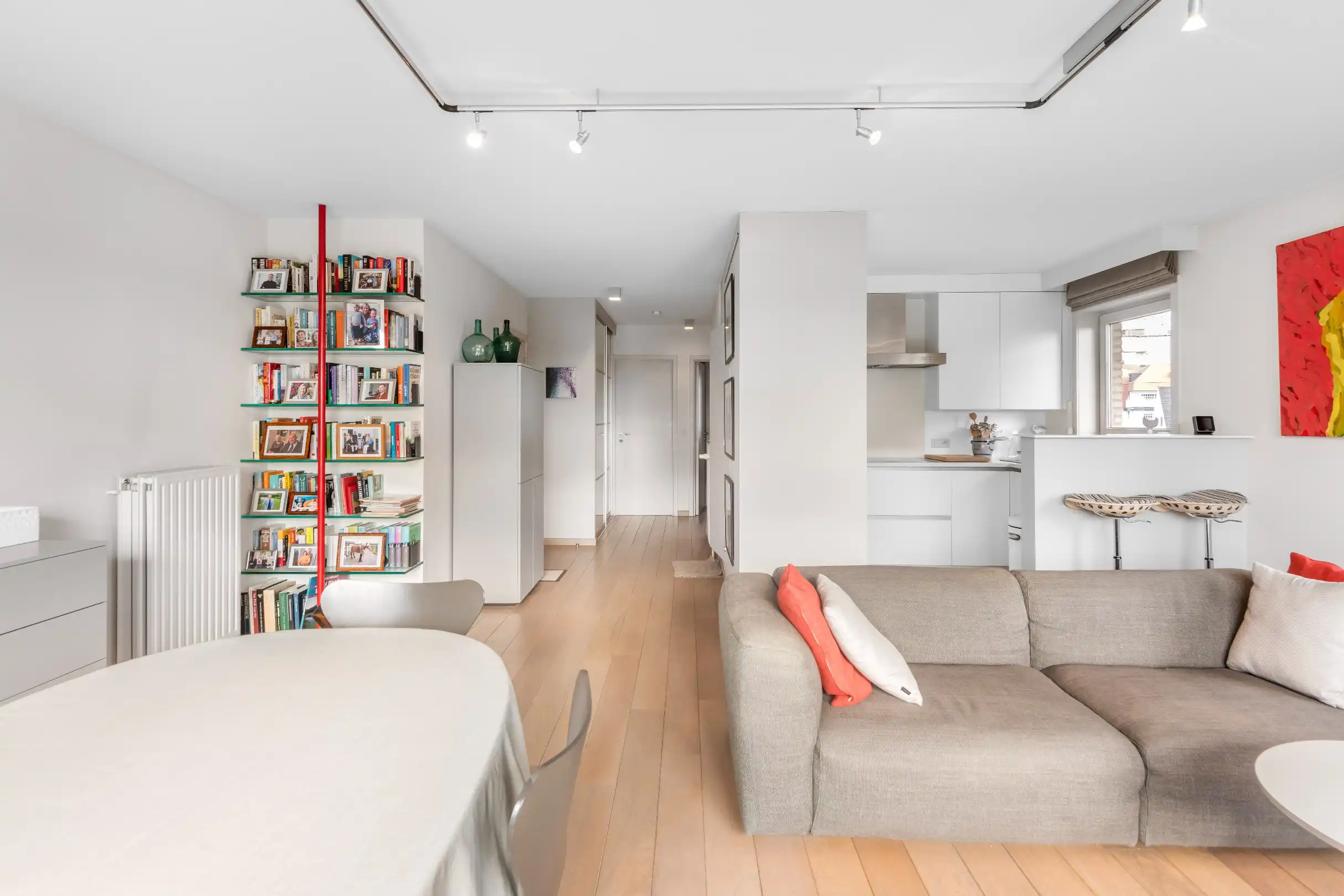 Zeer zonnig hoekappartement met zuidgericht terras, groen open zicht op Park 58  aan de rand van Duinbergen. Garage te koop in de residentie. foto 6