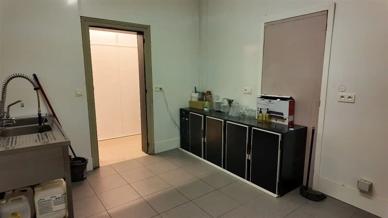 Café/taverne + appartement foto 7