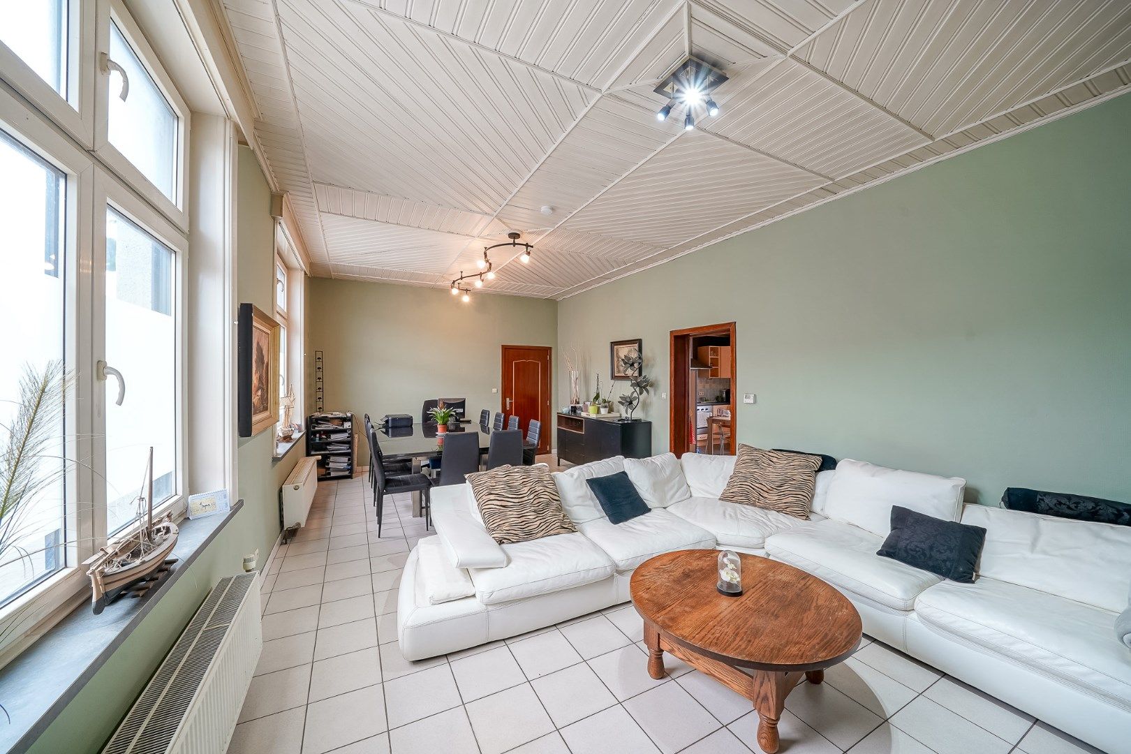 Unieke ruime woning langs het kanaal Plassendale - Nieuwpoort foto 7