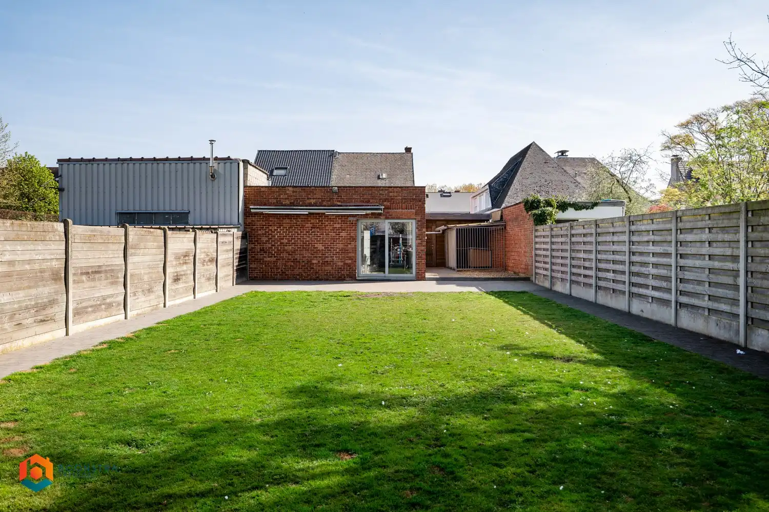 Halfopen bebouwing met 4 slpkrs en achtergelegen atelier foto 15